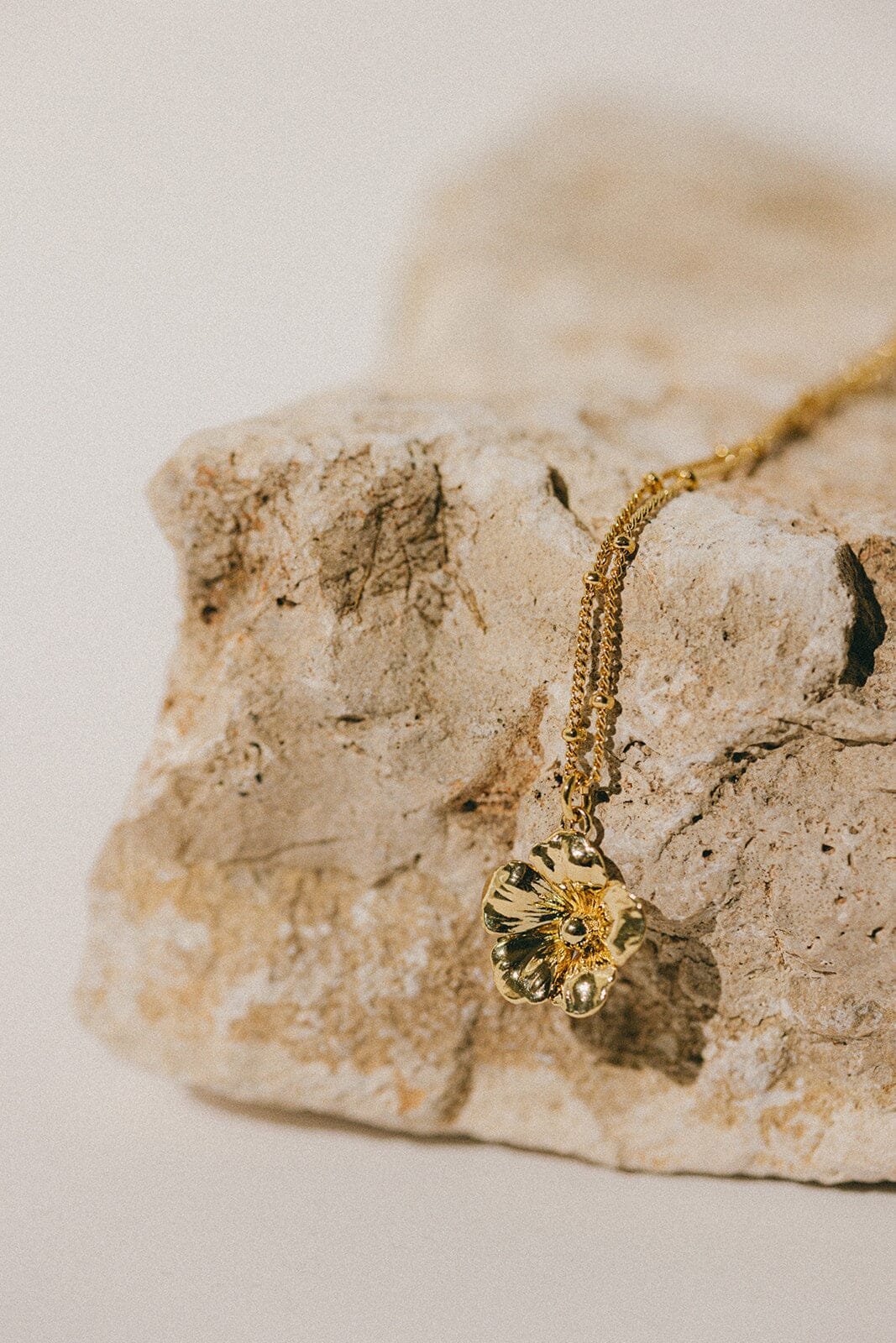 Gold-plated flower necklace Golden