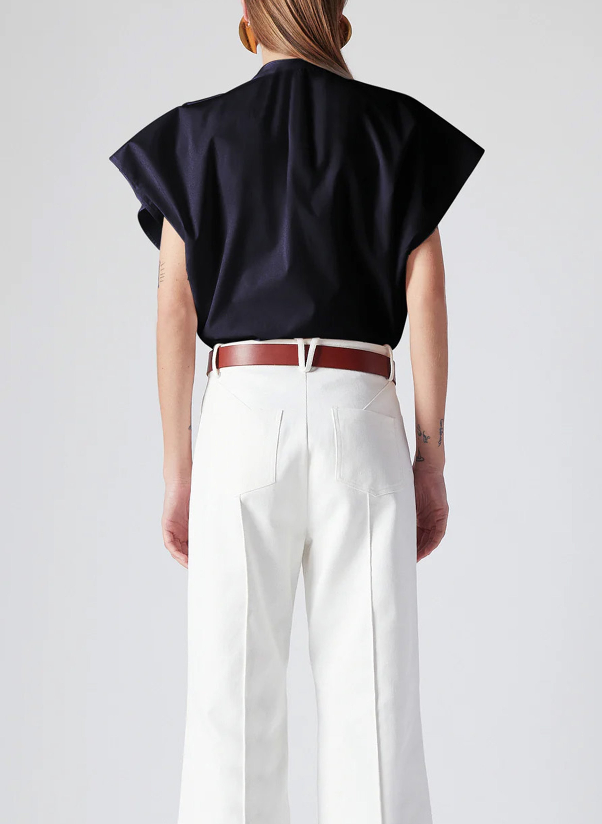 Short-sleeve ruffled top THE LABEL EDITION Black