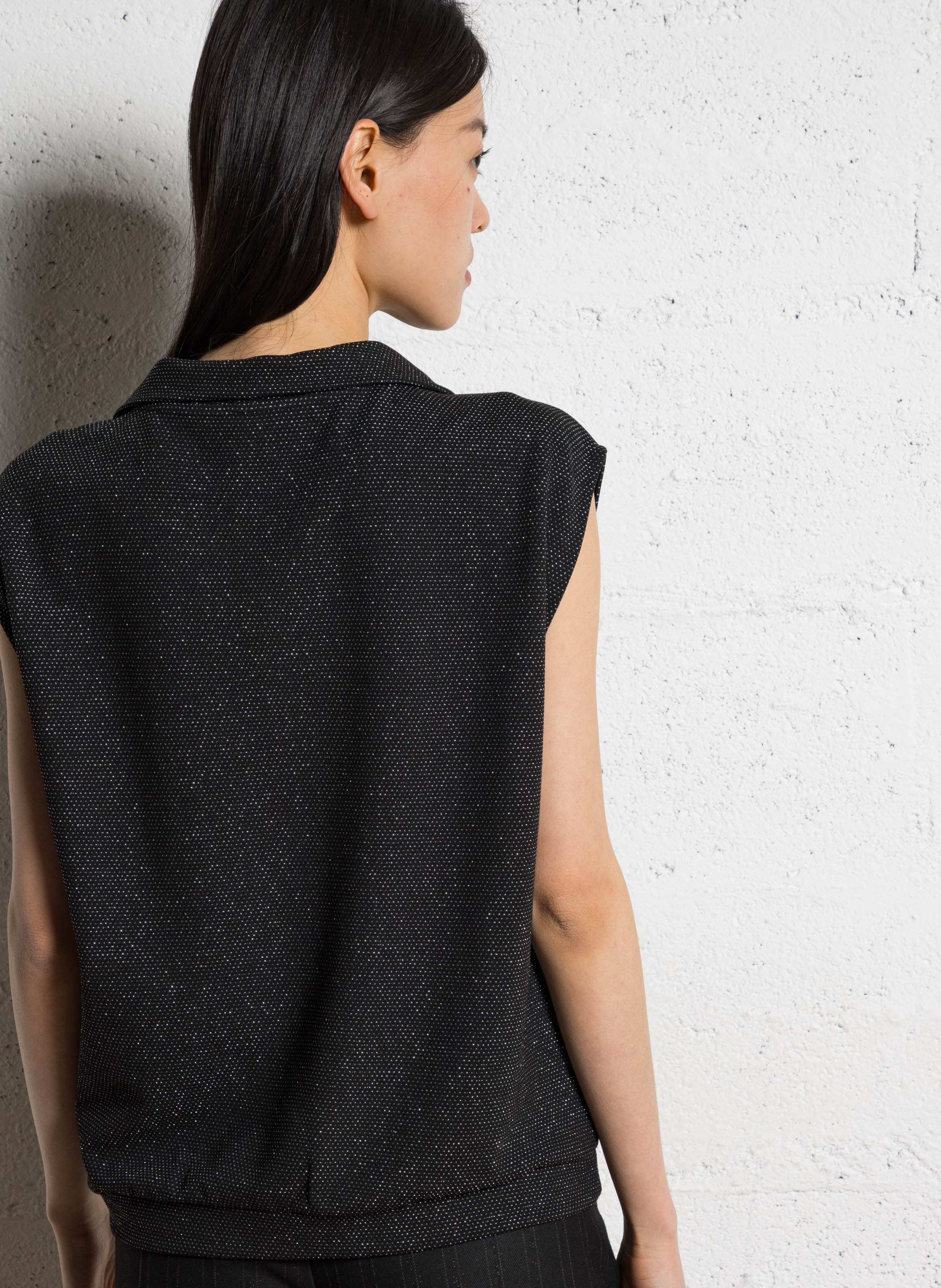 Ärmelloses Top mit Stehkragen I CODE Schwarz