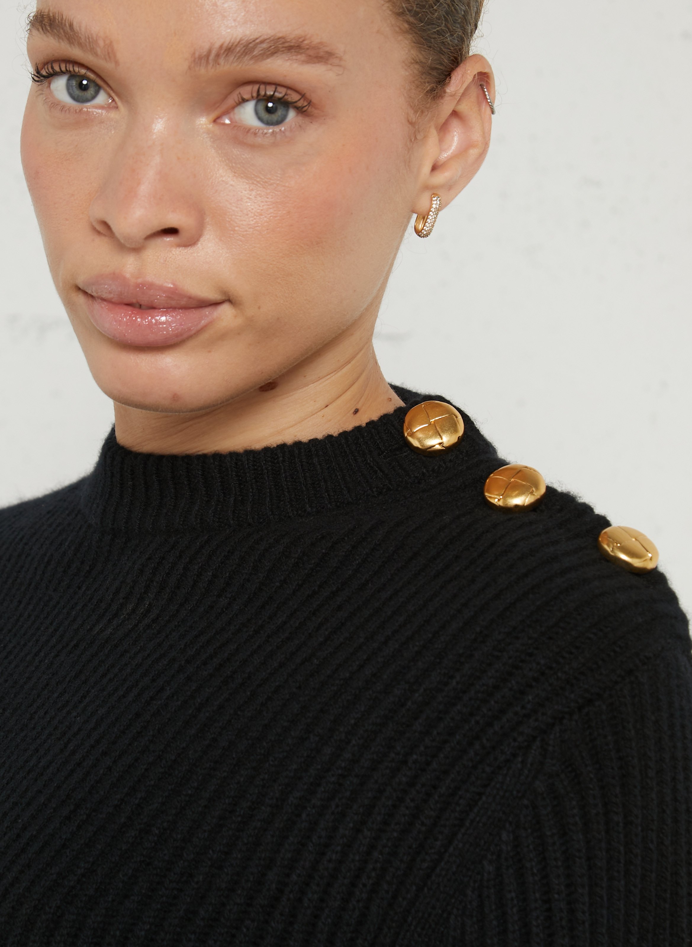Pull en maille côtelé de laine LAURENCE BRAS Noir