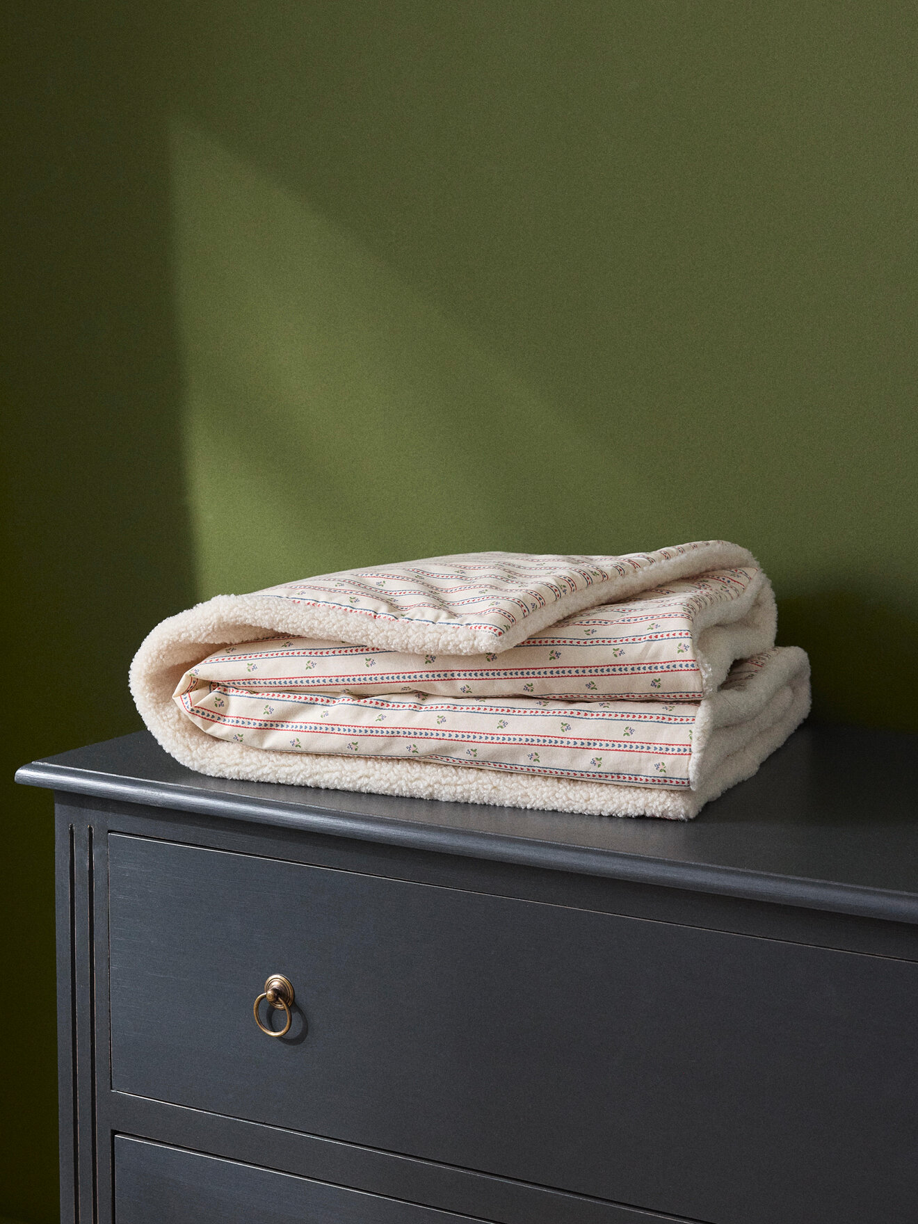 Reversible Sherpa Plaid with April Print CYRILLUS Beige