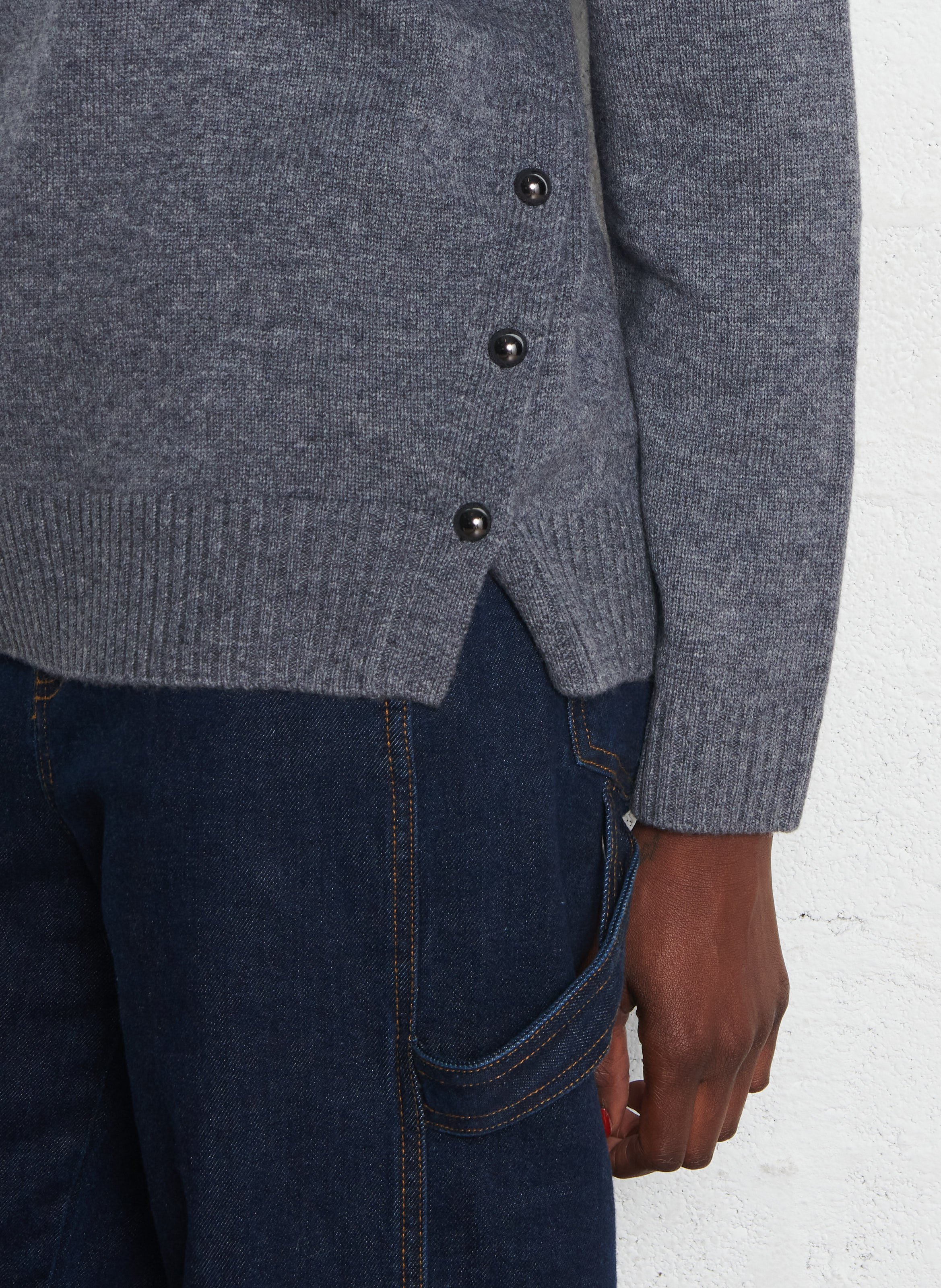 Pull col rond uni avec boutons en laine DES PETITS HAUTS Gris