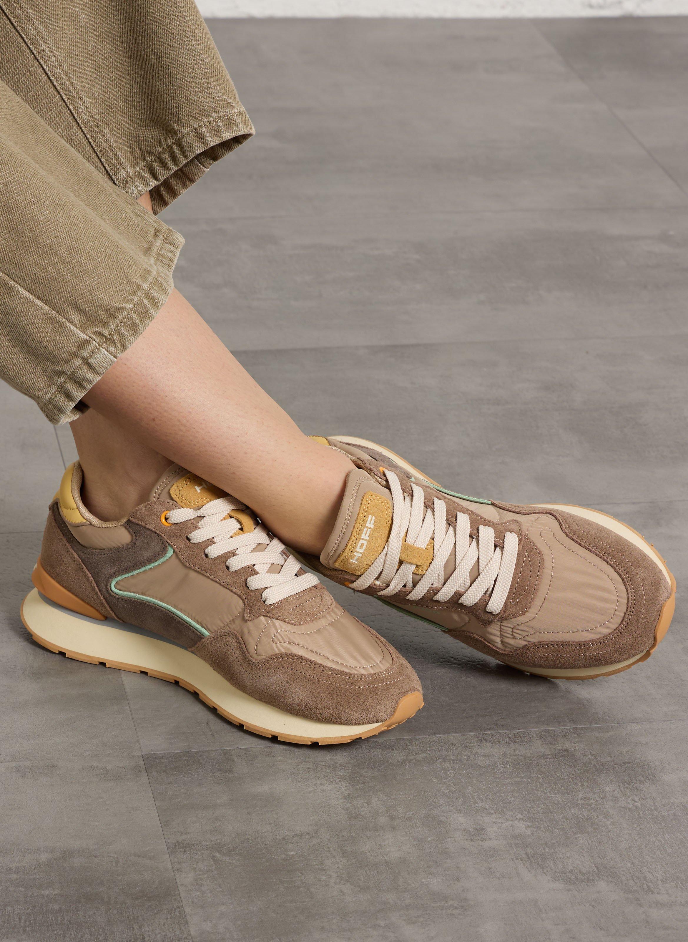 Niedrige Sneaker aus Leder-Mix HOFF Braun
