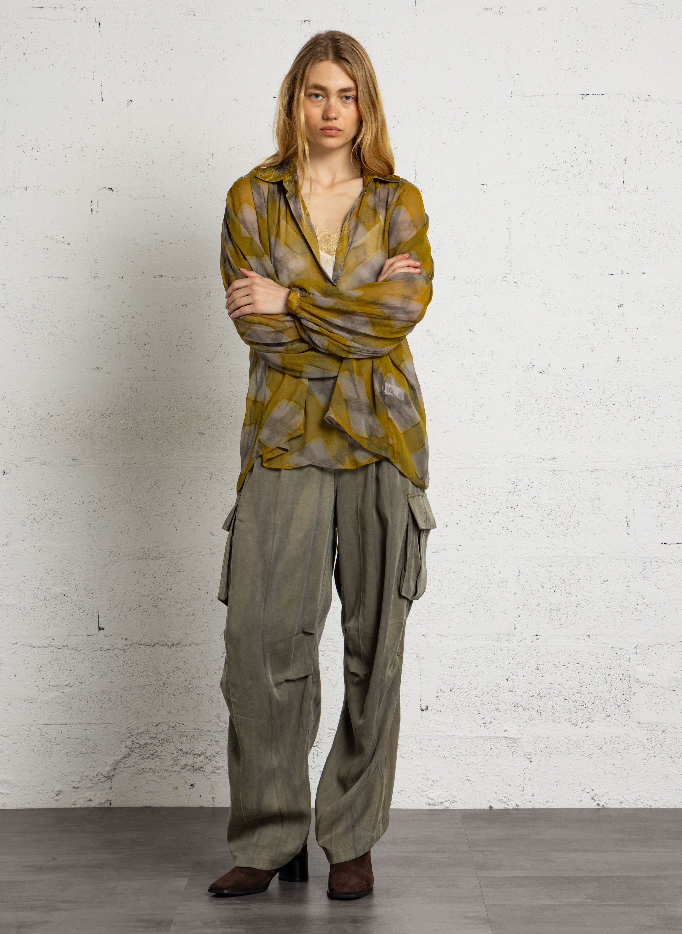 Einfarbige Hose mit weitem Bein und Taschen MES DEMOISELLES Khaki