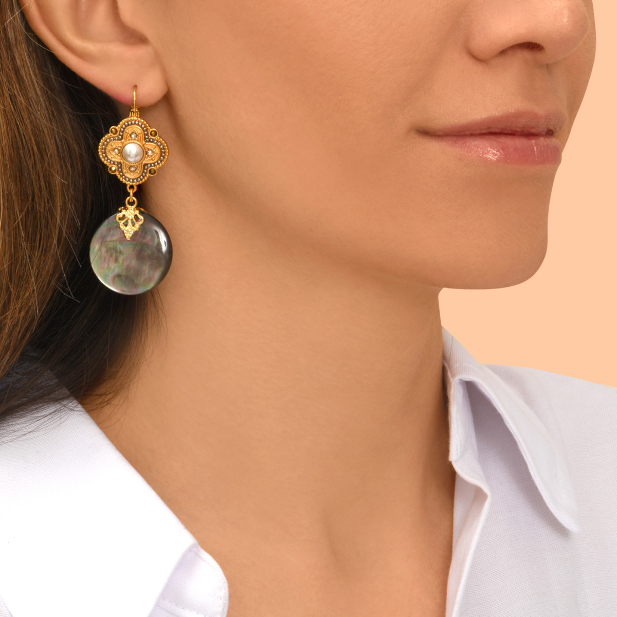 Pendant drop earrings in Positano mother-of-pearl and pearly cabochon SATELLITE PARIS Grey