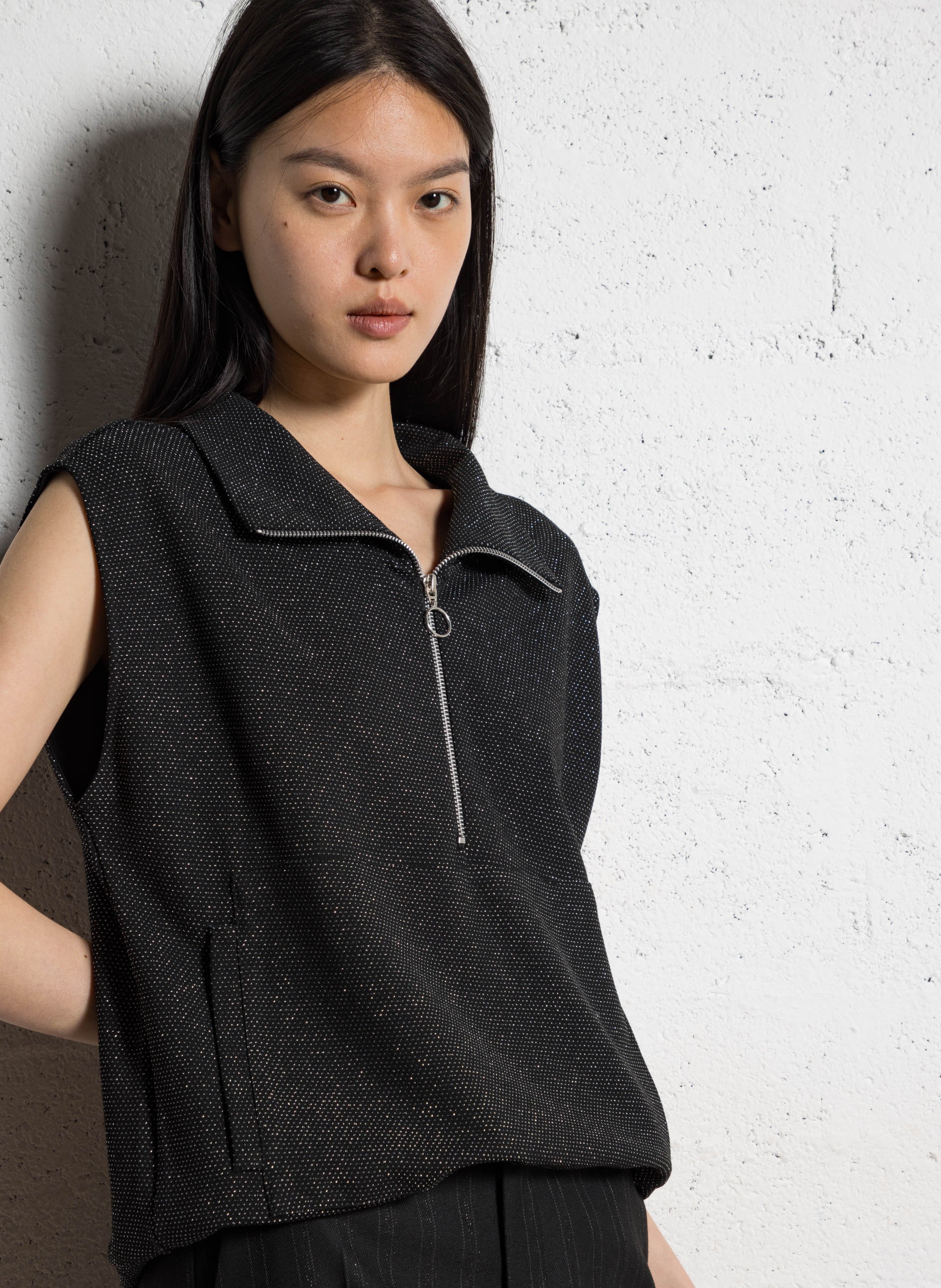 Ärmelloses Top mit Stehkragen I CODE Schwarz