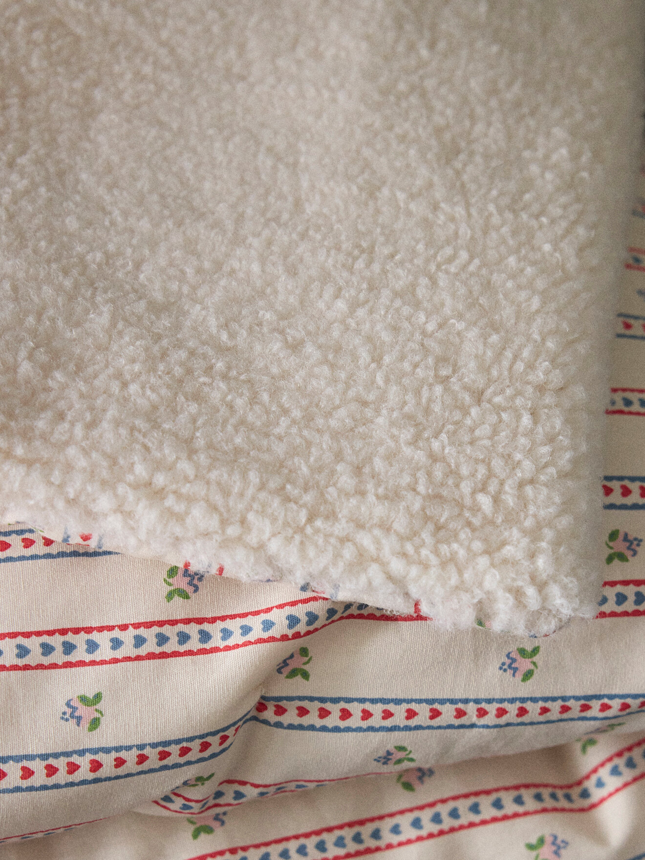 Reversible Sherpa Plaid with April Print CYRILLUS Beige