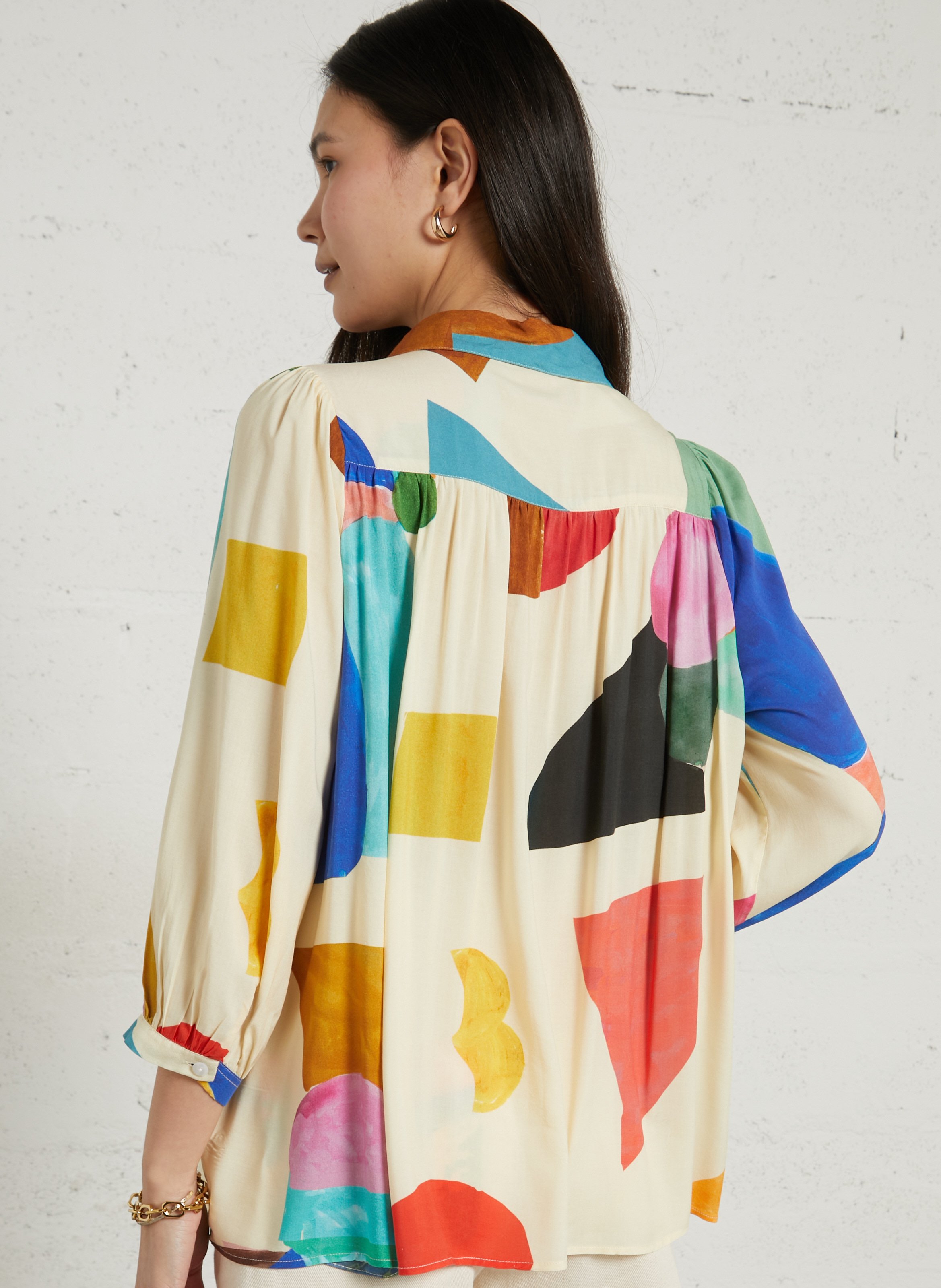 Oversize-Bluse mit klassischem Kragen und Print G.KERO Beige