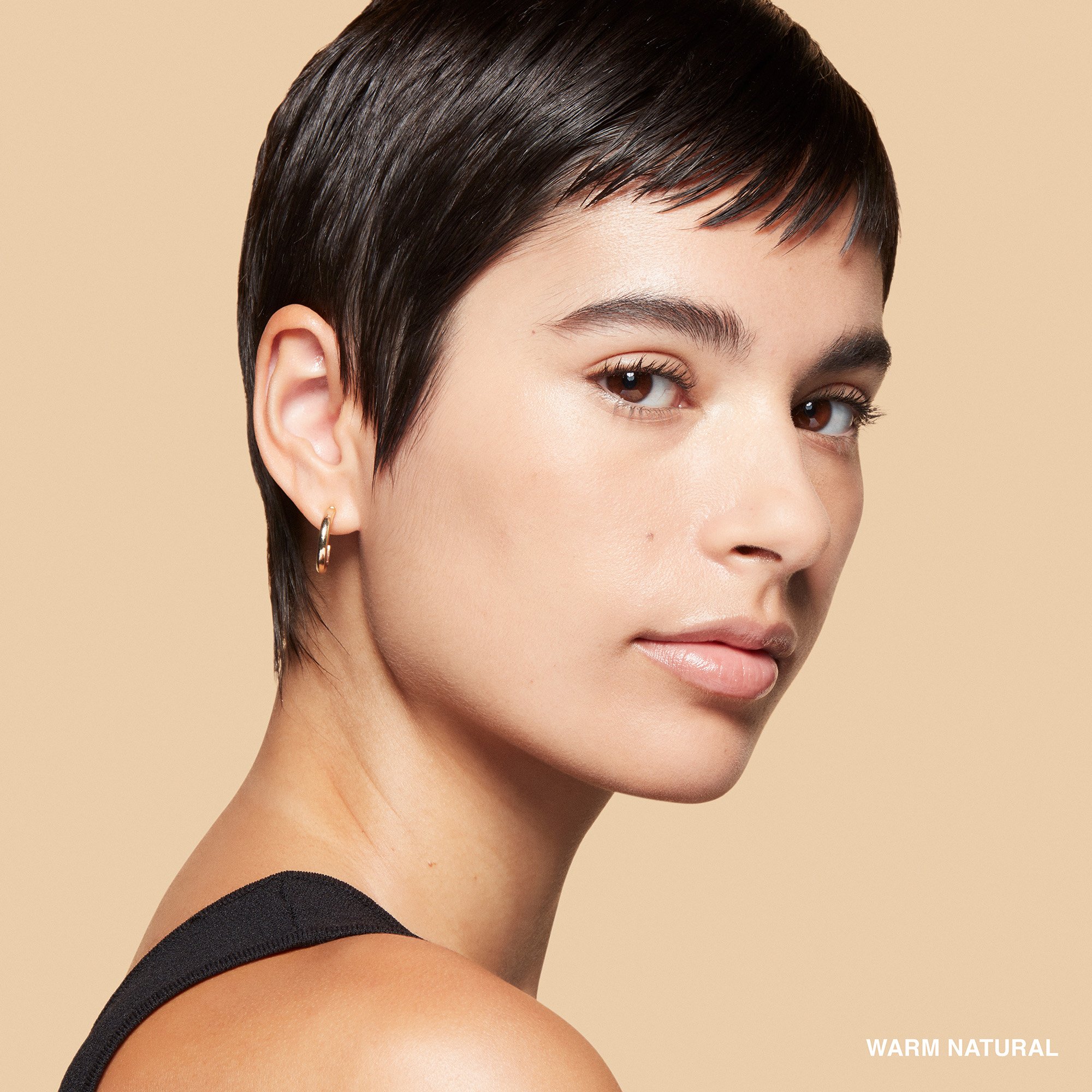 Sheer Finish Pressed Powder BOBBI BROWN Warm natural