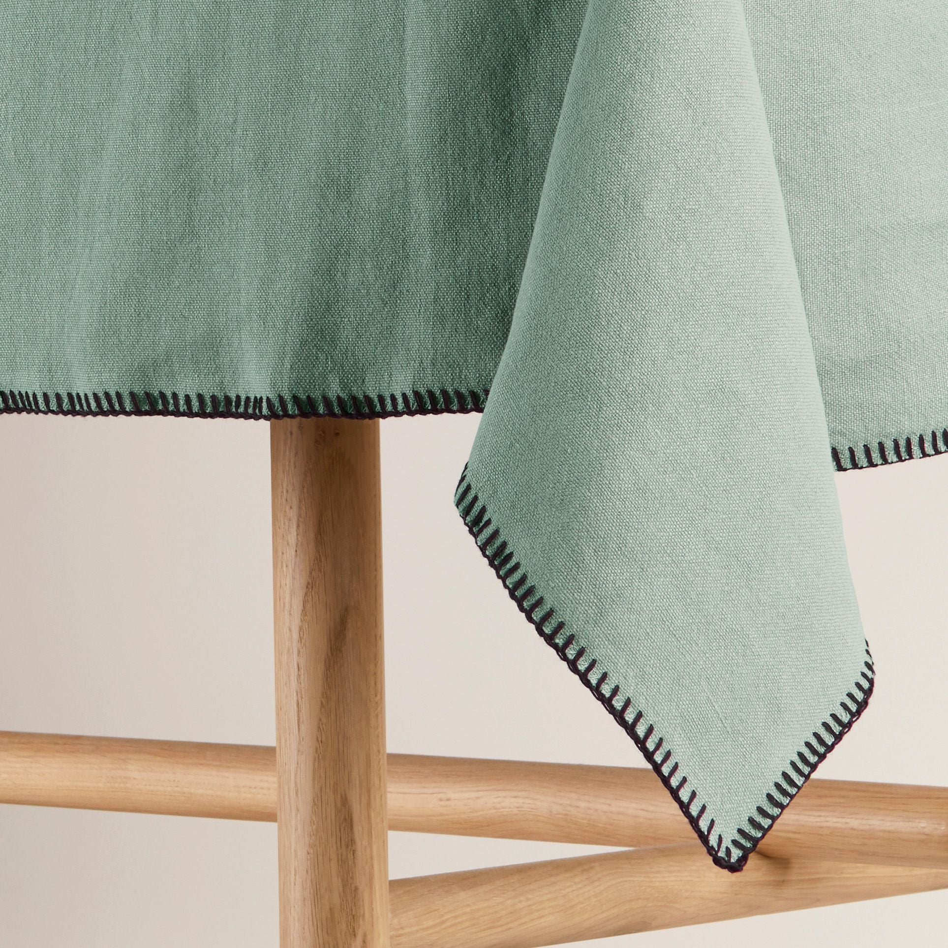 NINO - Rectangular linen tablecloth MADURA Green