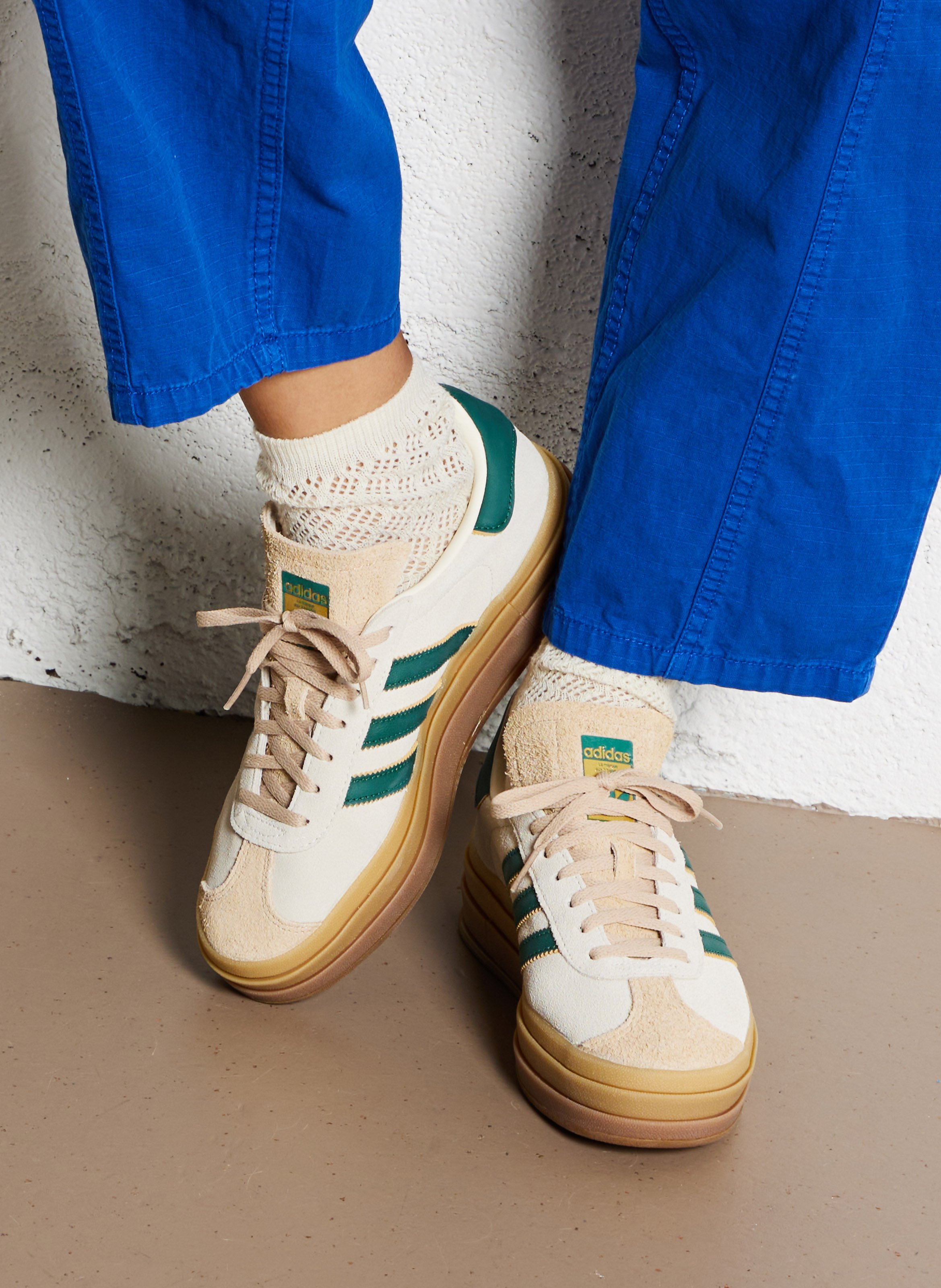 Baskets basses compensées en cuir ADIDAS Vert