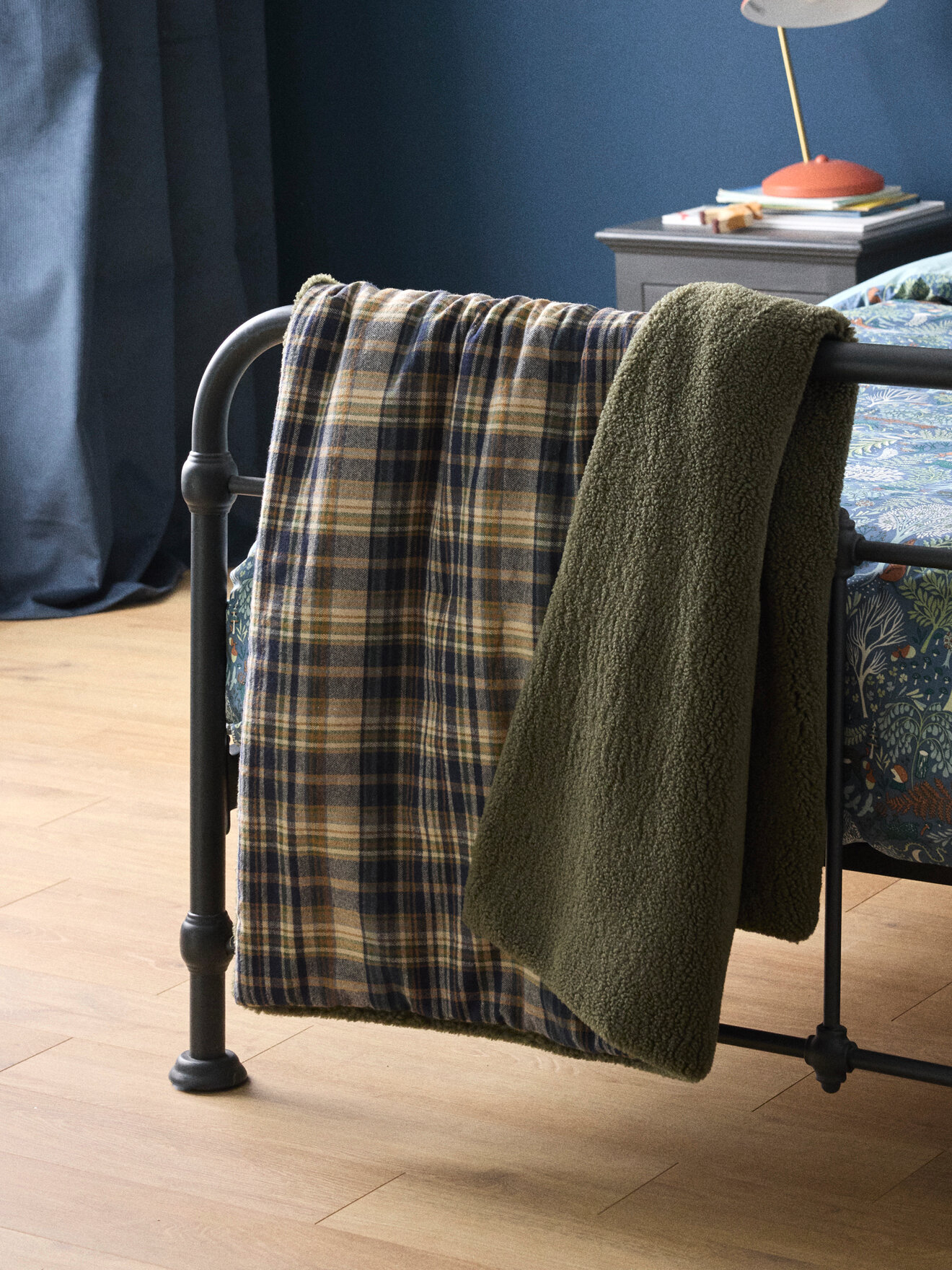 Reversible sherpa and tartan plaid CYRILLUS Green