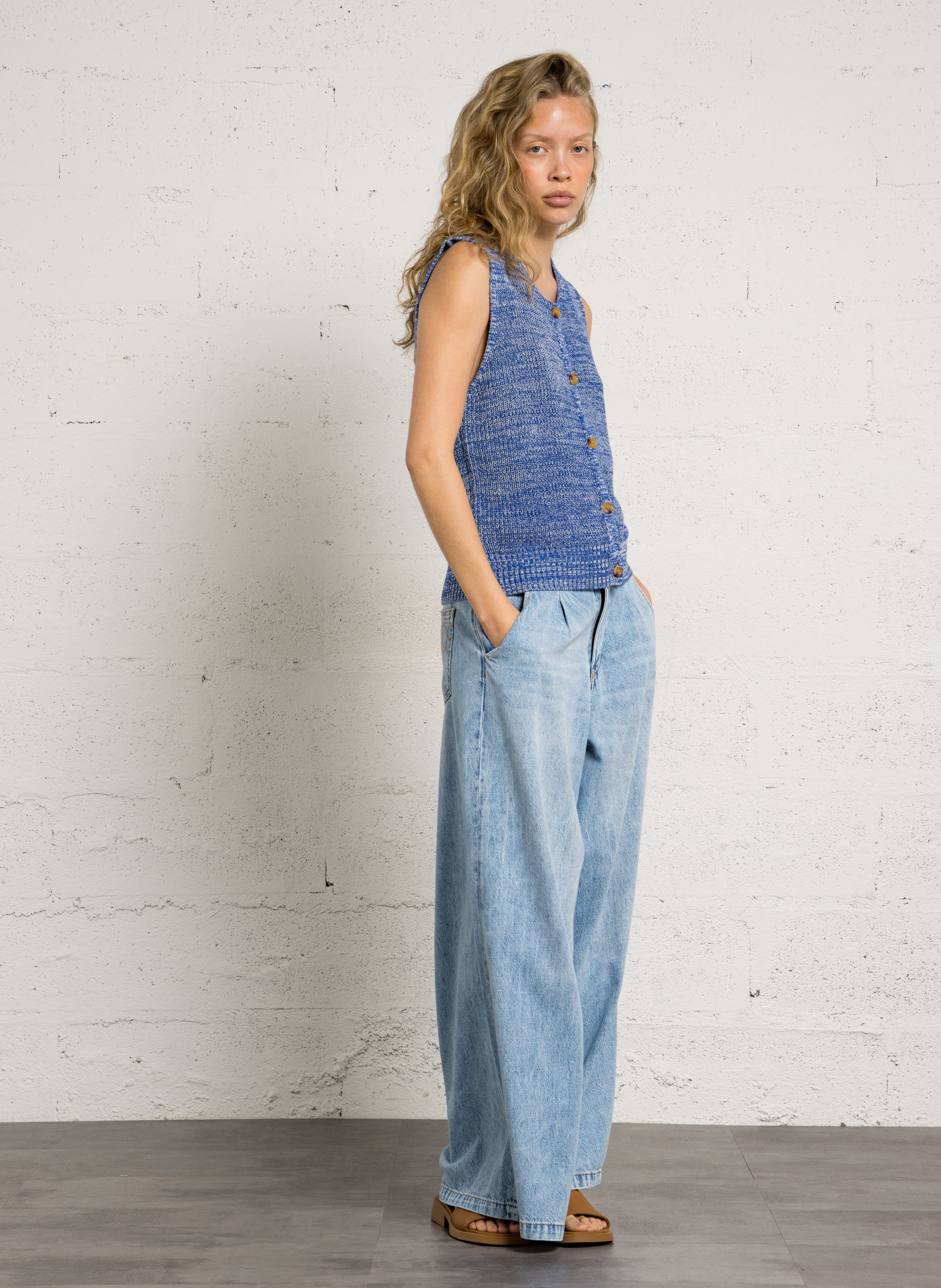 V-neck sleeveless cotton cardigan THE KORNER Blue