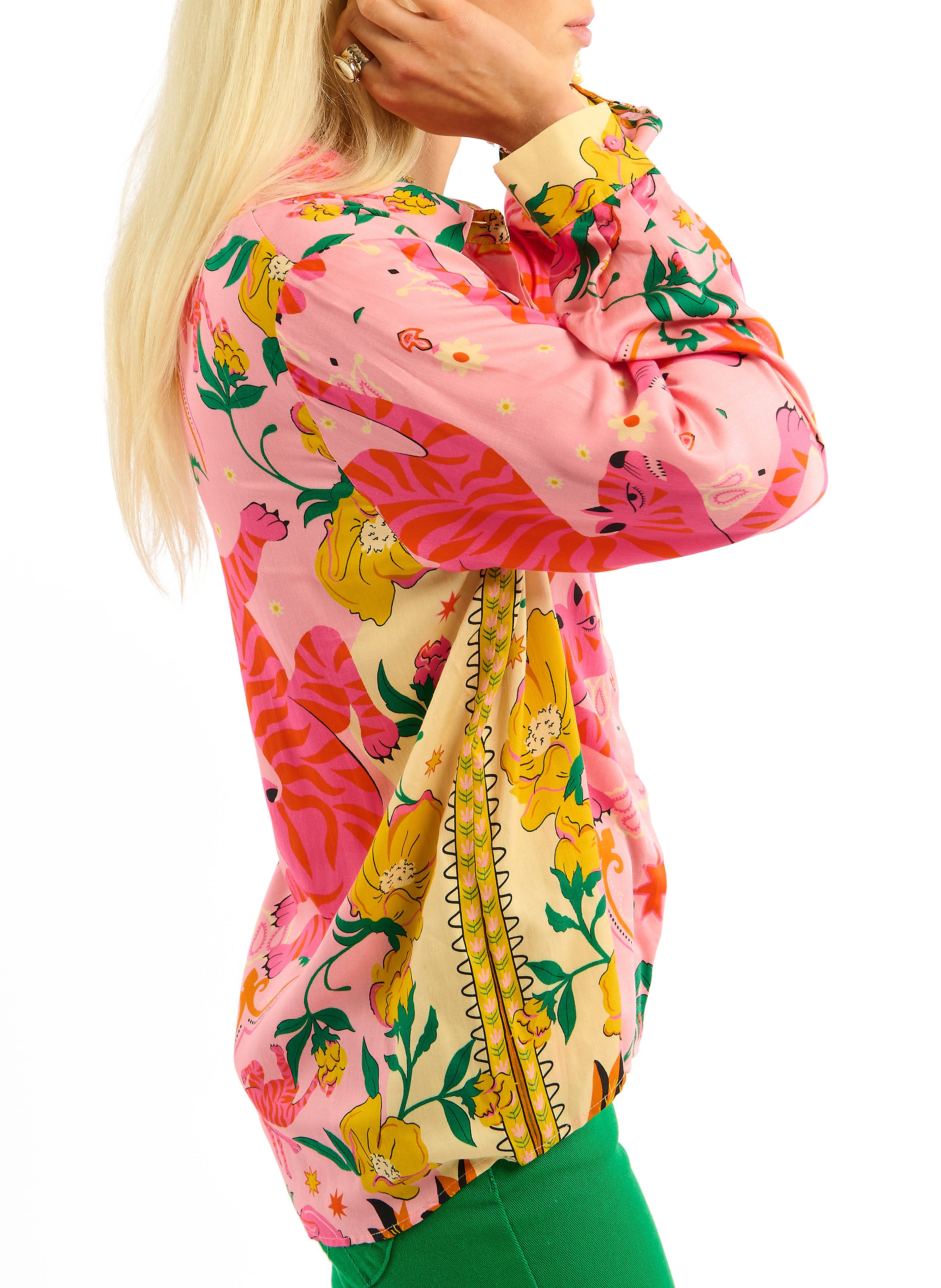 Straight shirt with classic collar tiger print WILD Pink