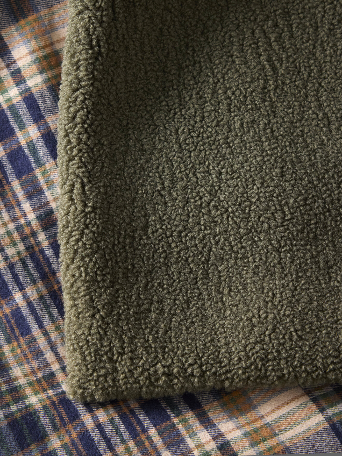 Reversible sherpa and tartan plaid CYRILLUS Green