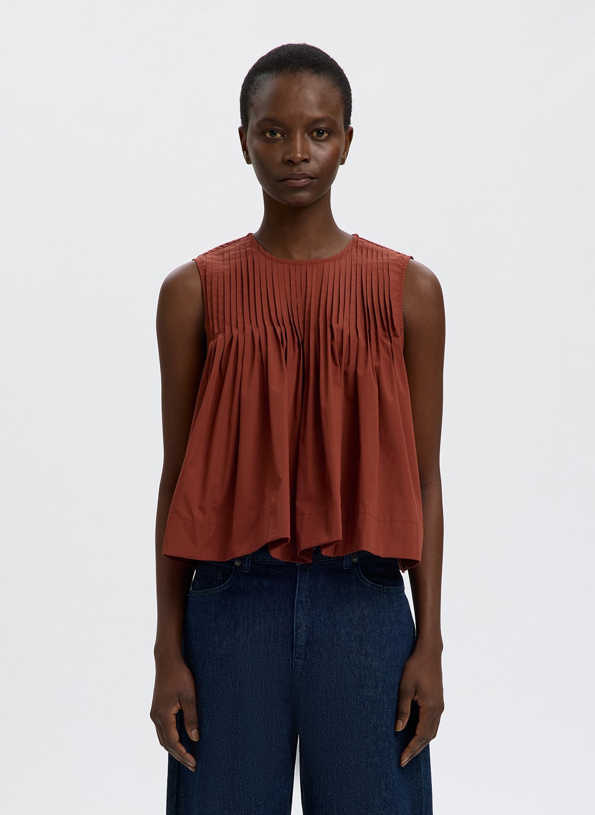 Top droit col rond plissé SELECTED Marron