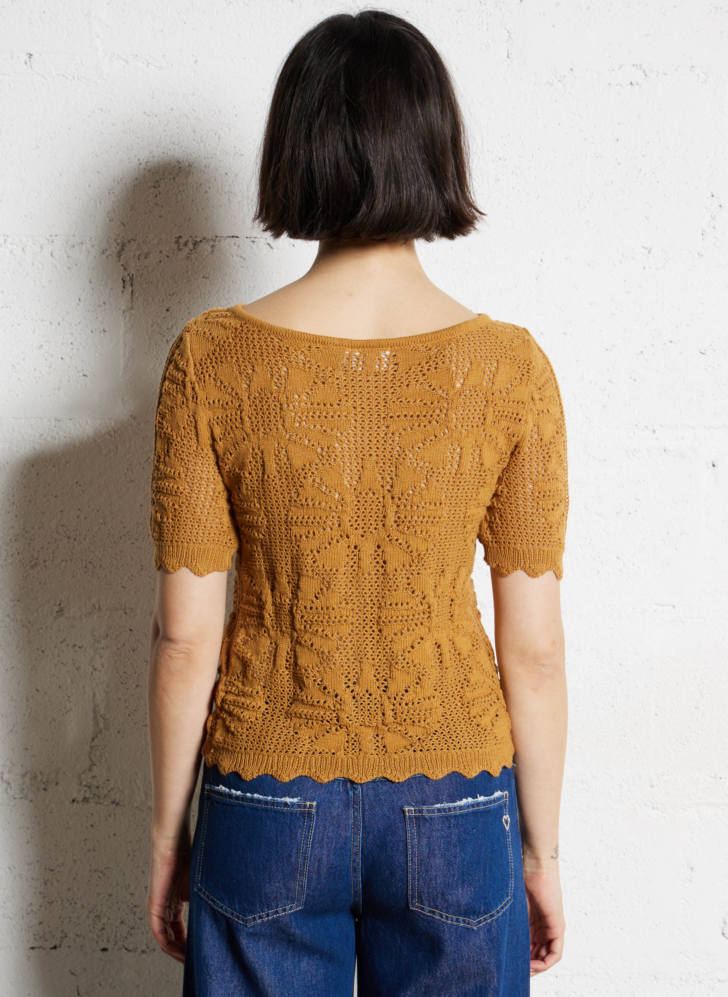 Chaleco recto de manga corta en encaje. Marron