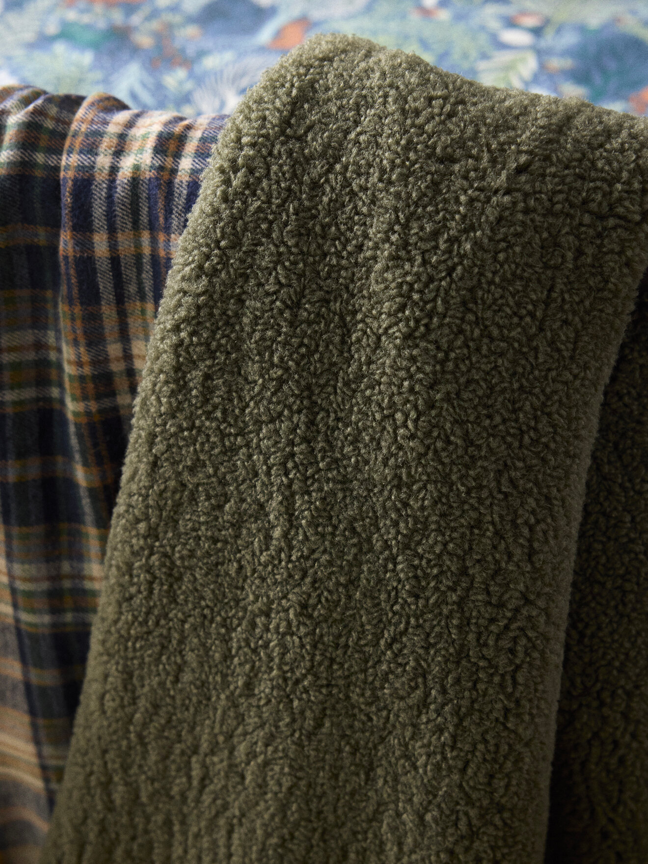 Reversible sherpa and tartan plaid CYRILLUS Green