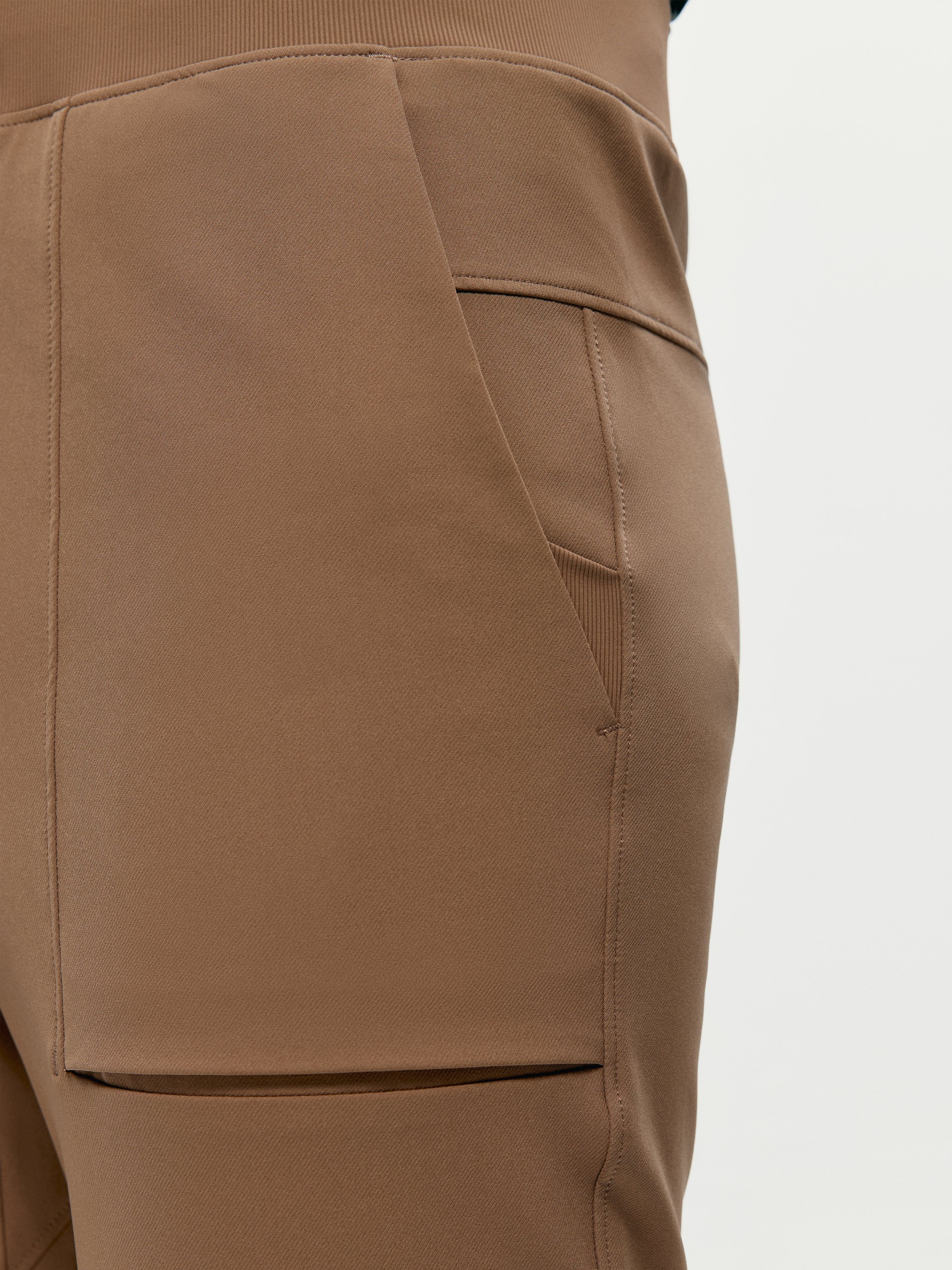 Performance athleisure sports pants BORN LIVING YOGA Brown