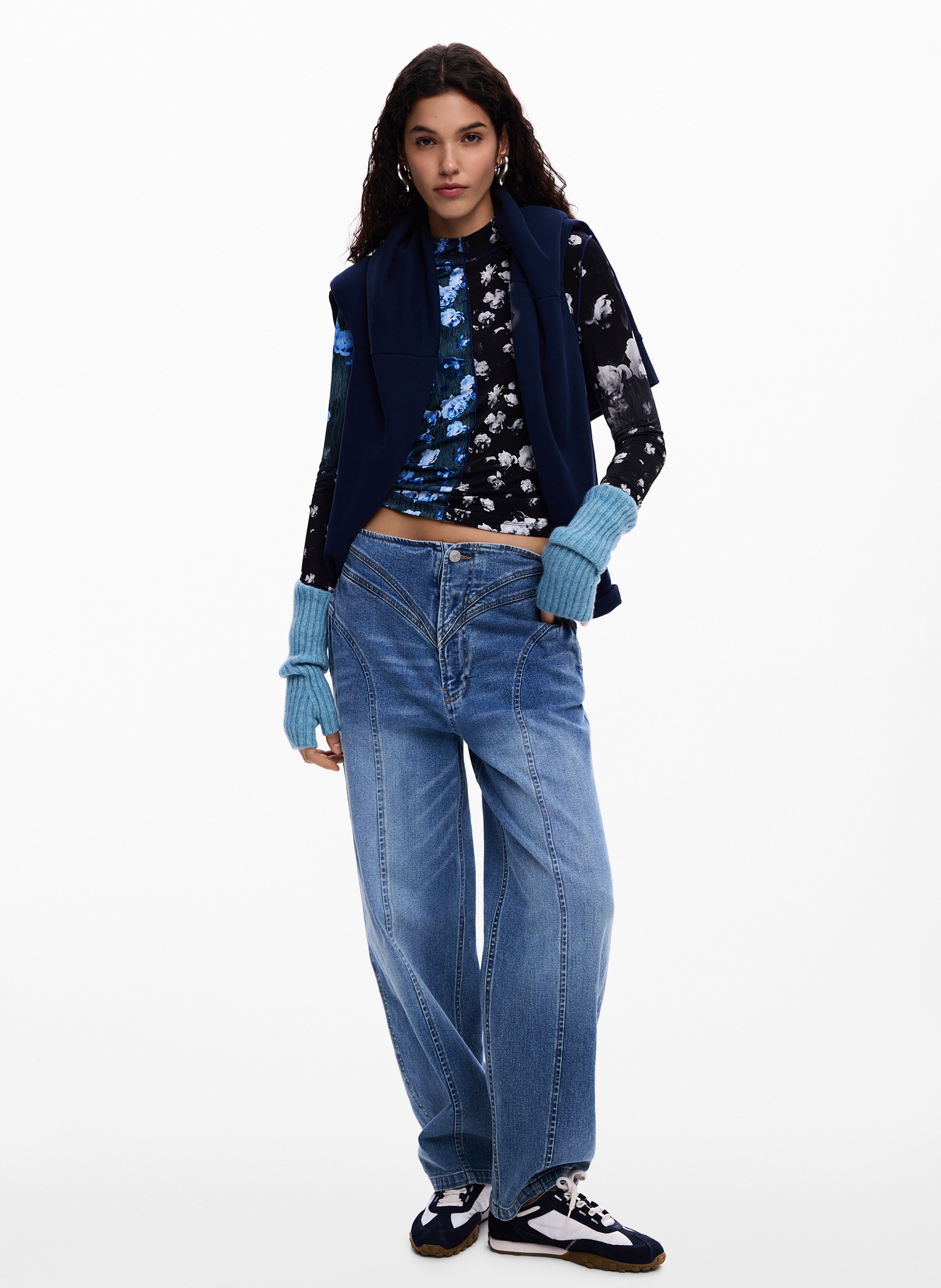 T-shirt met opstaande kraag in twee kleuren met bloemen DESIGUAL Zwart