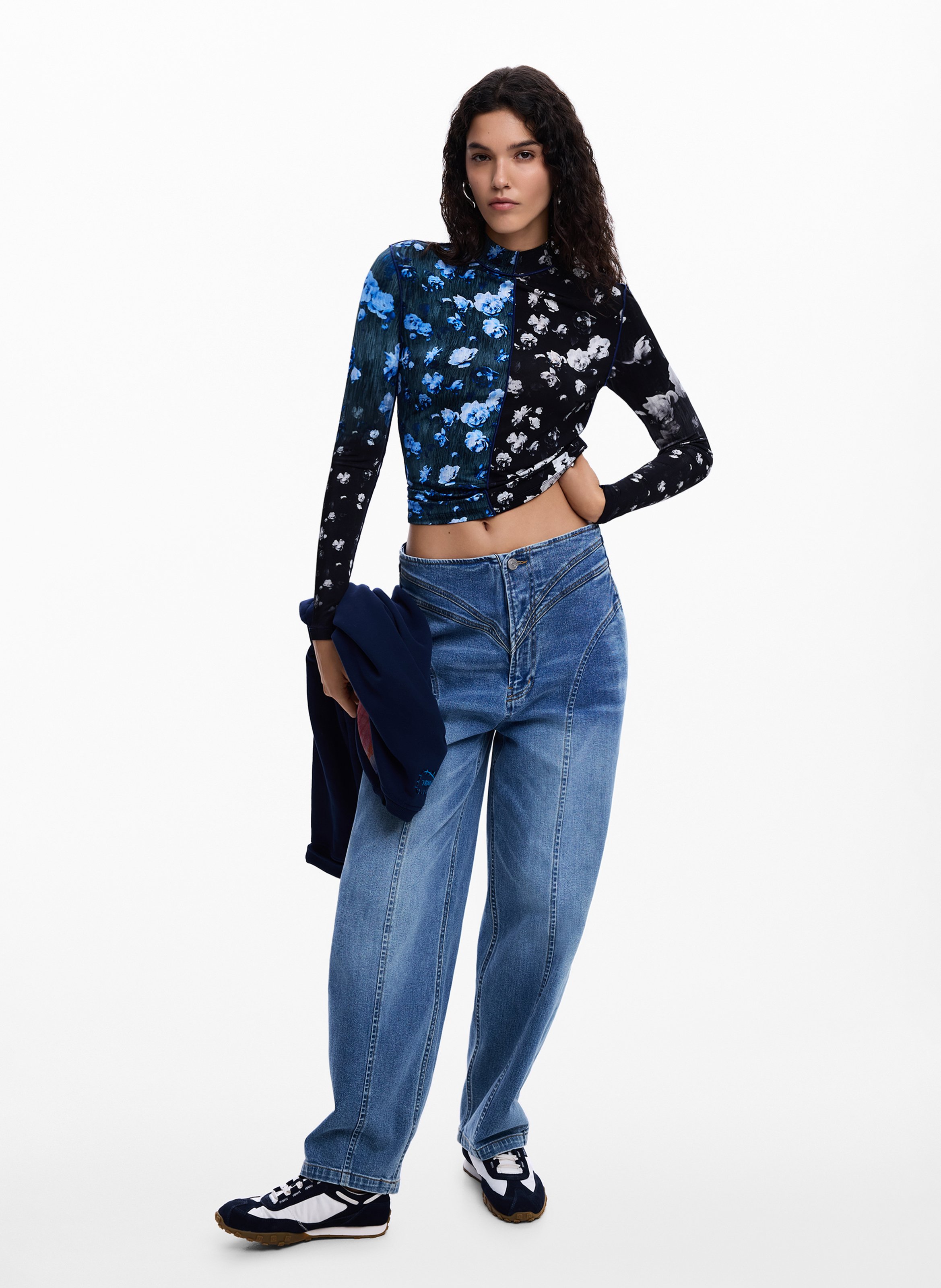 T-shirt met opstaande kraag in twee kleuren met bloemen DESIGUAL Zwart