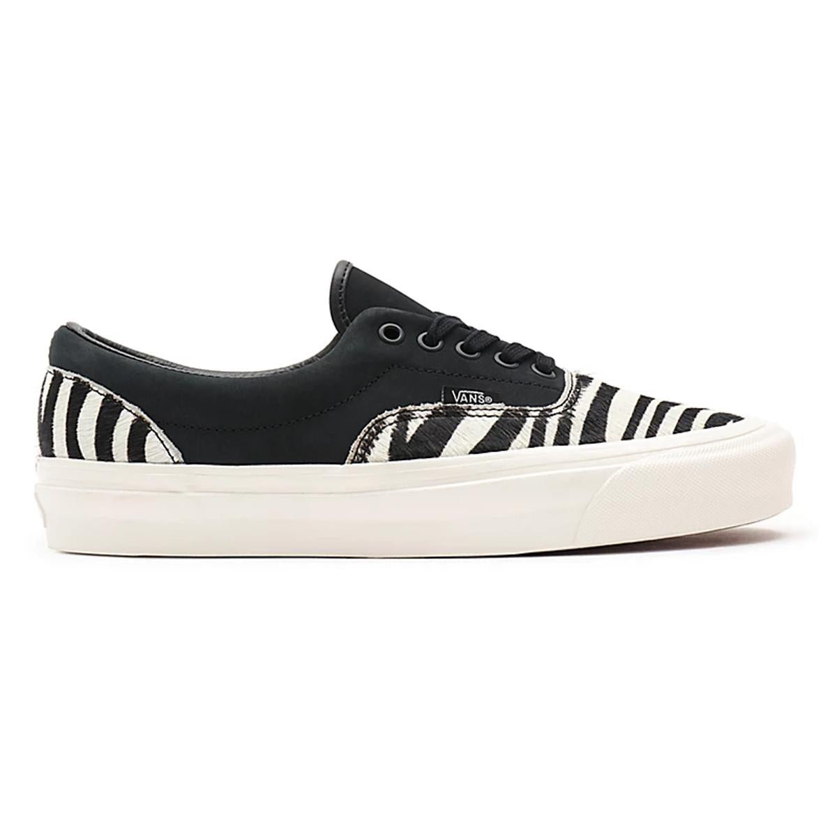 Low-top sneakers VANS Black