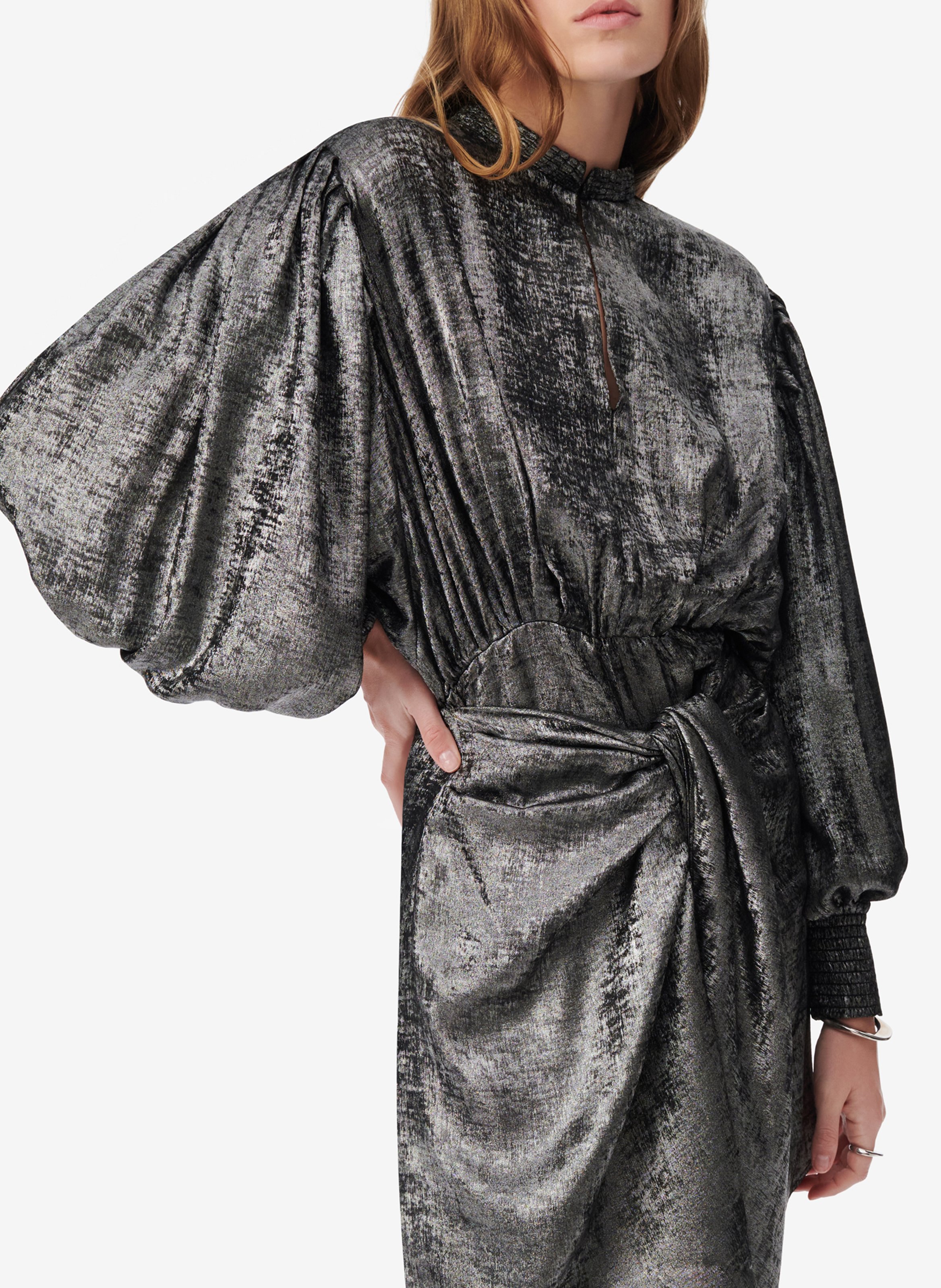 Robe courte cintrée à col rond Argent