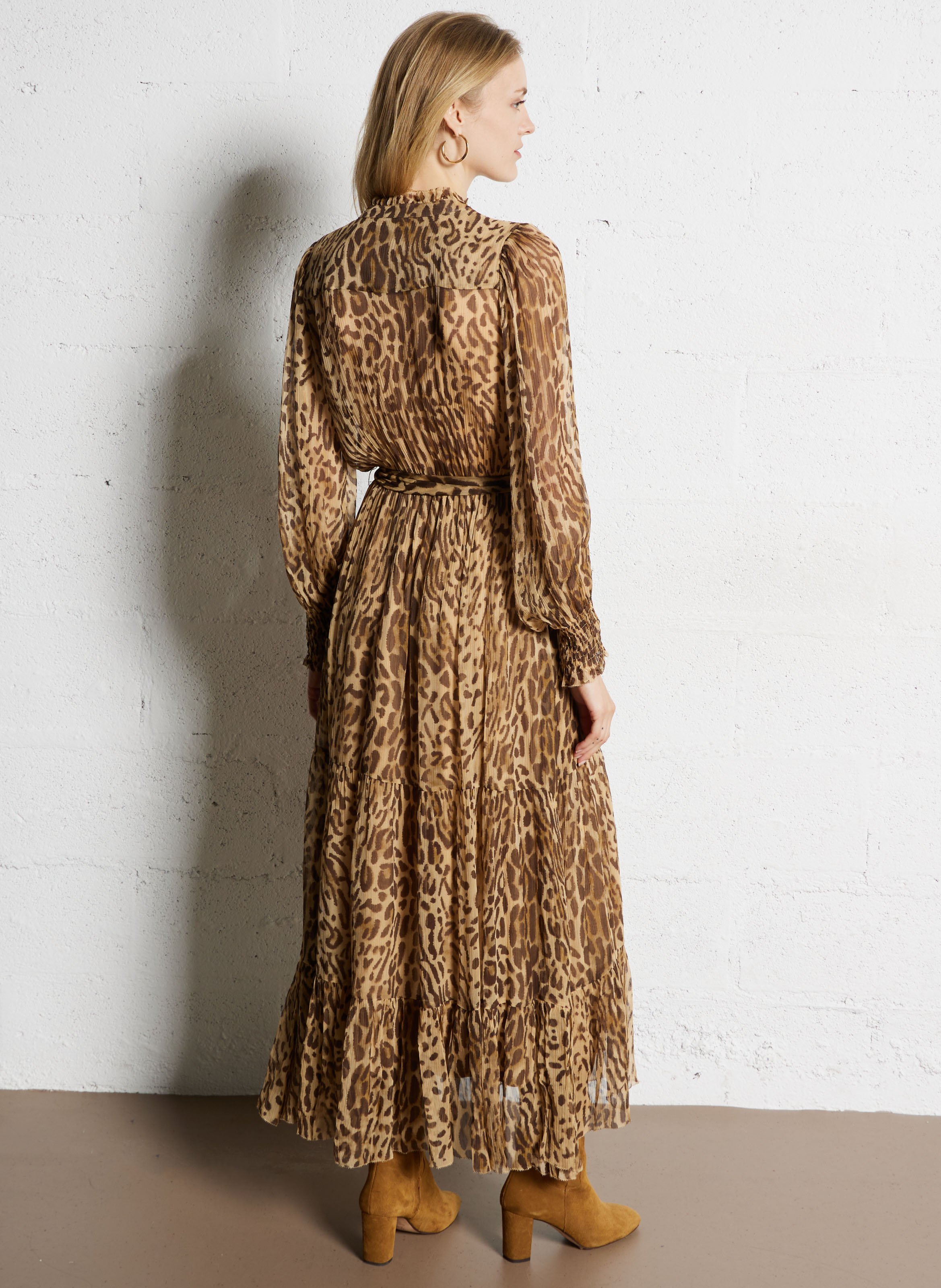 Langes, taillierte Maxikleid mit Leopardenmuster SUNCOO Beige