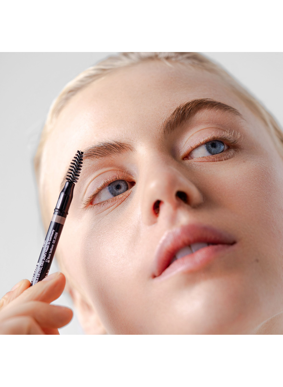 Eyebrow pencil DR. HAUSCHKA 01 brun clair