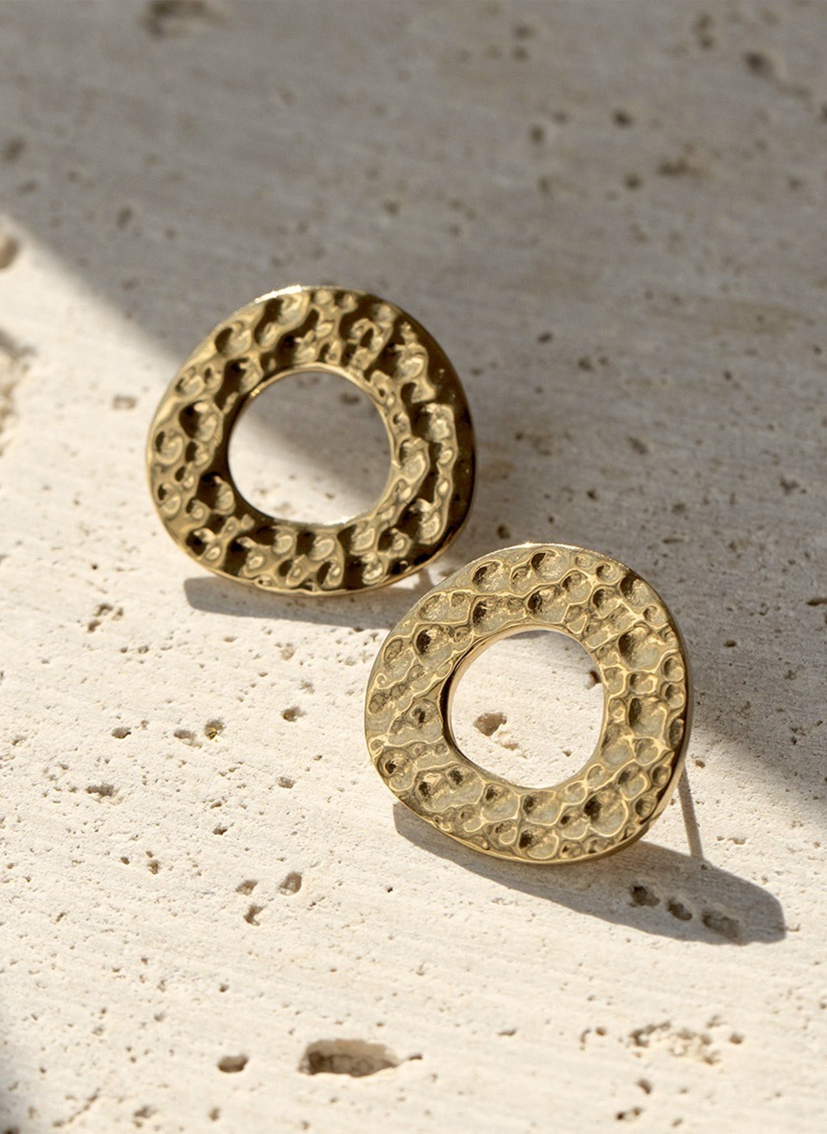 Hanging earrings love AEC Paris Golden