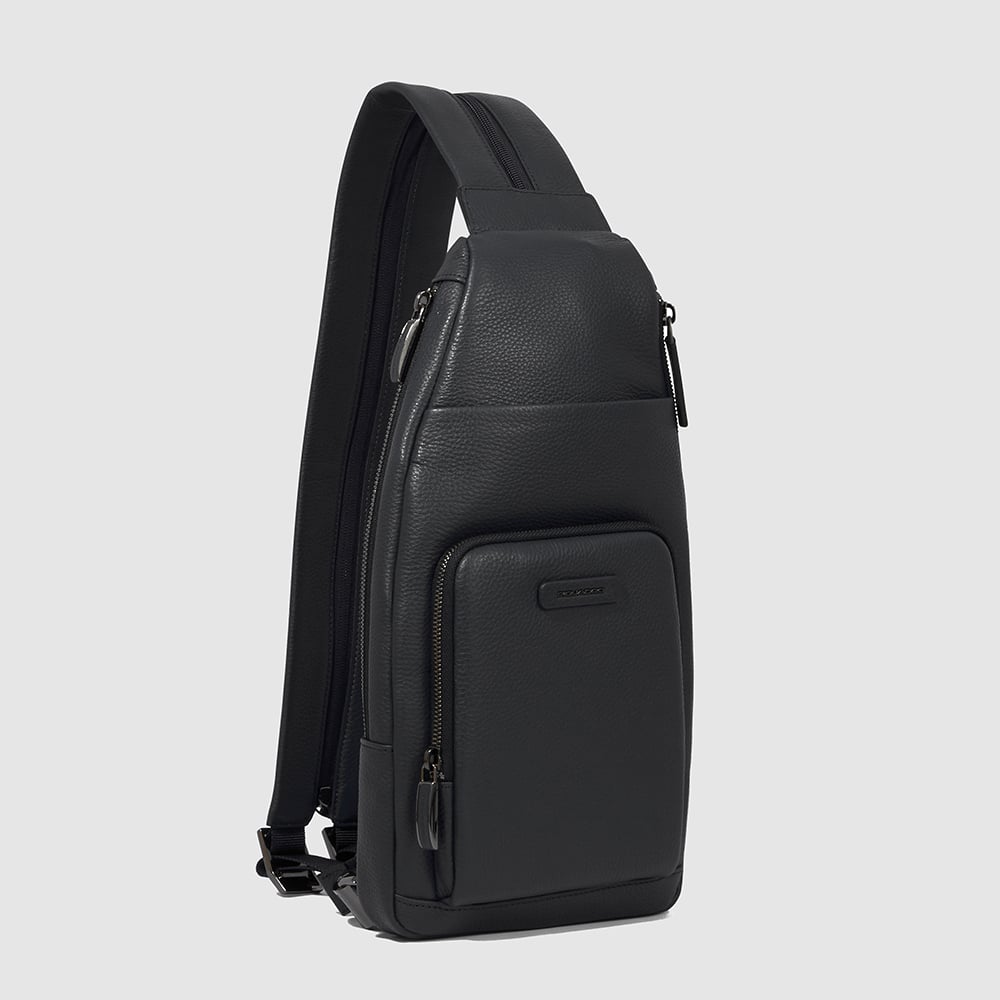 Adaptable chest bag with RFID protection and headphone jack pocket. PIQUADRO Black