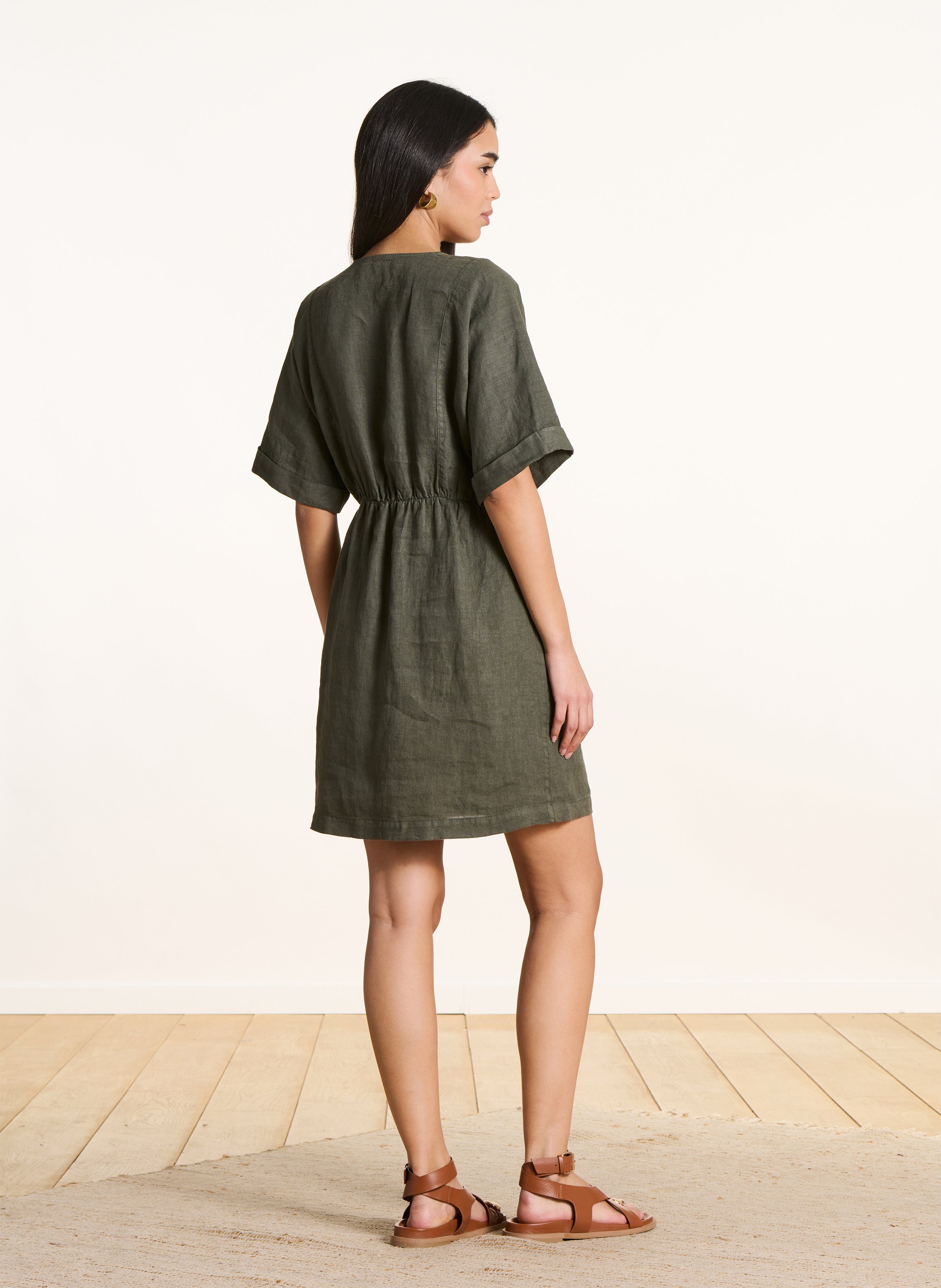 Robe courte col V en lin LA FEE MARABOUTEE Vert