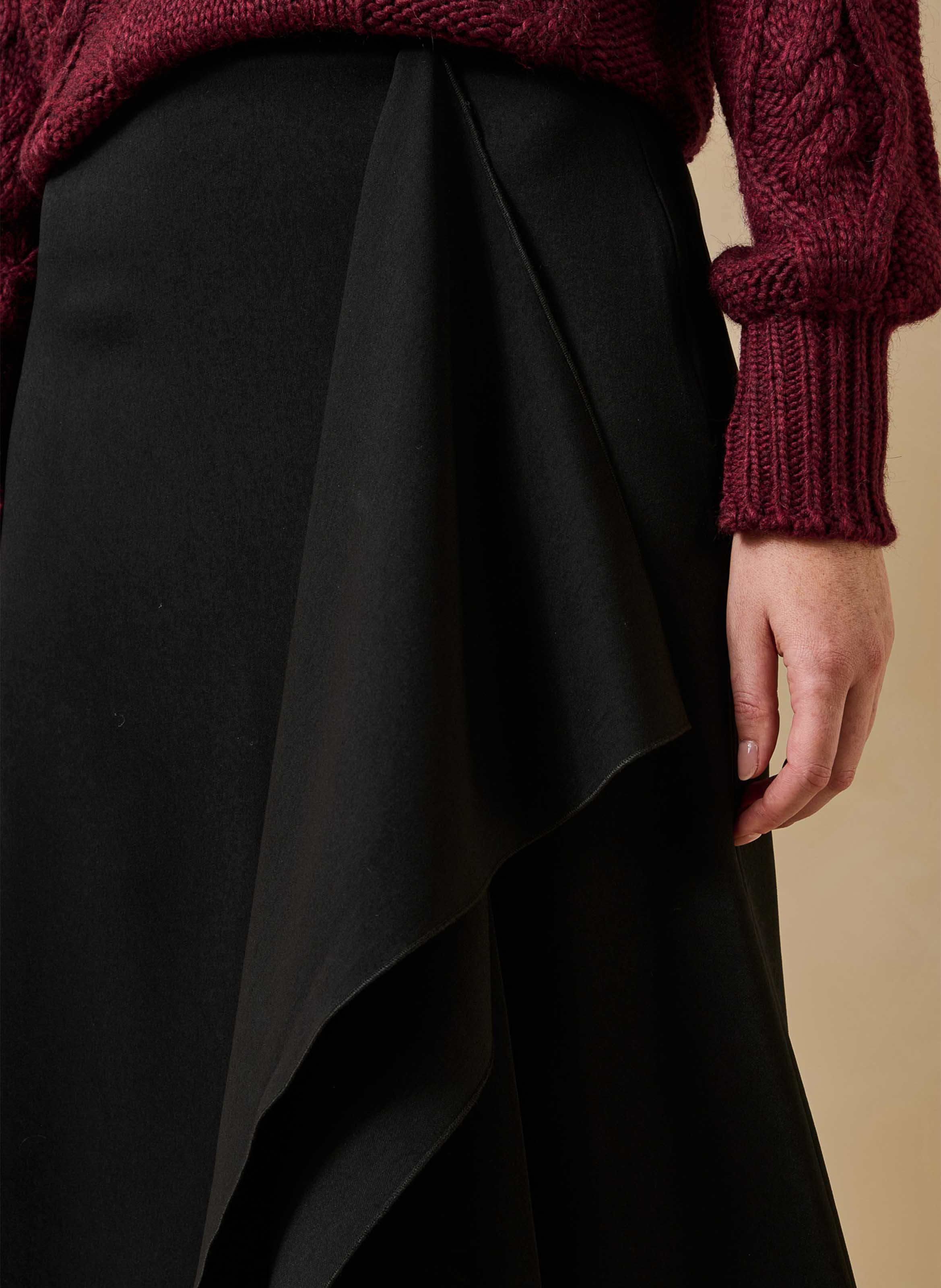 Jupe midi évasée asymétrique LA FEE MARABOUTEE Black