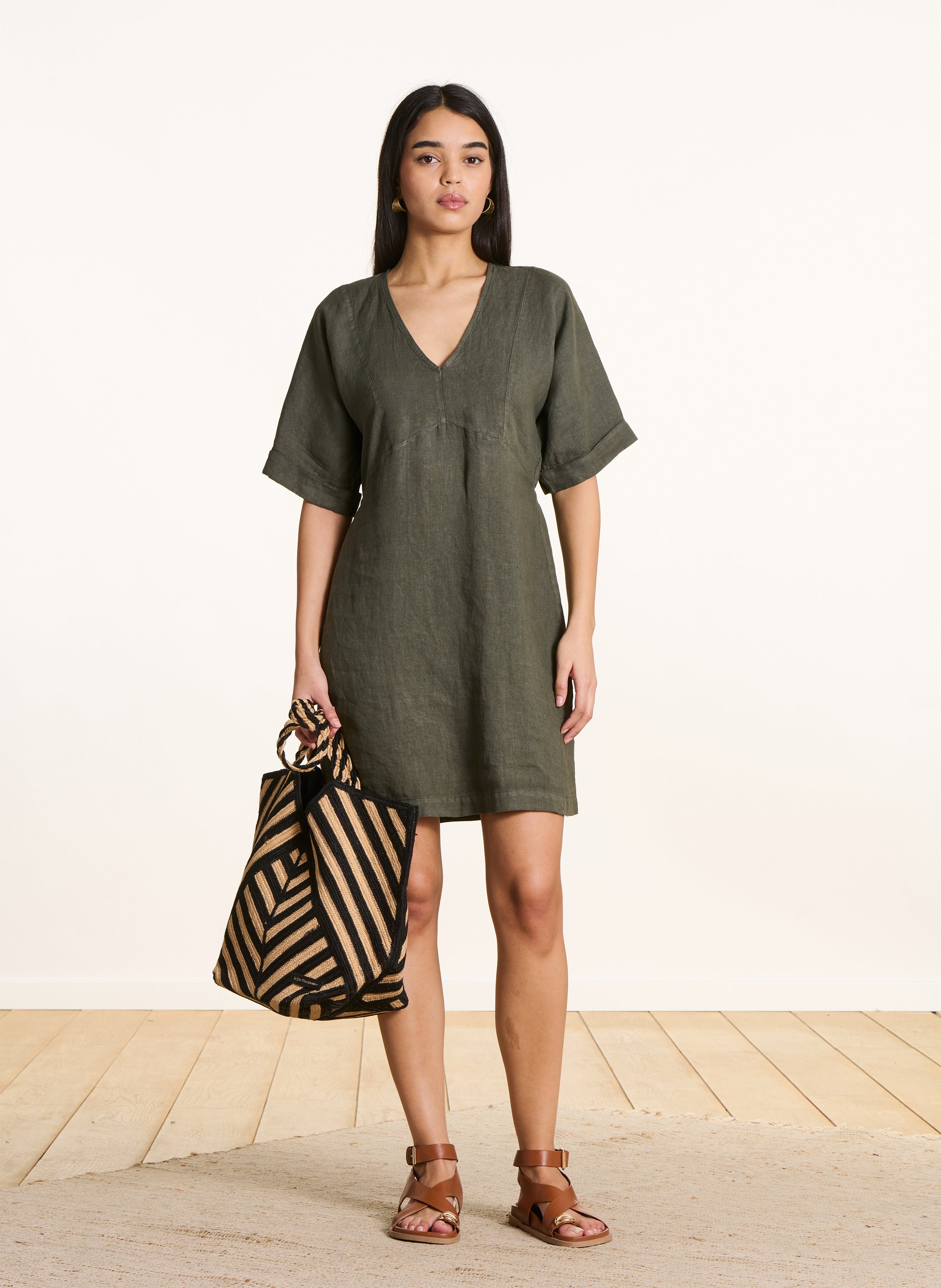 Robe courte col V en lin LA FEE MARABOUTEE Vert