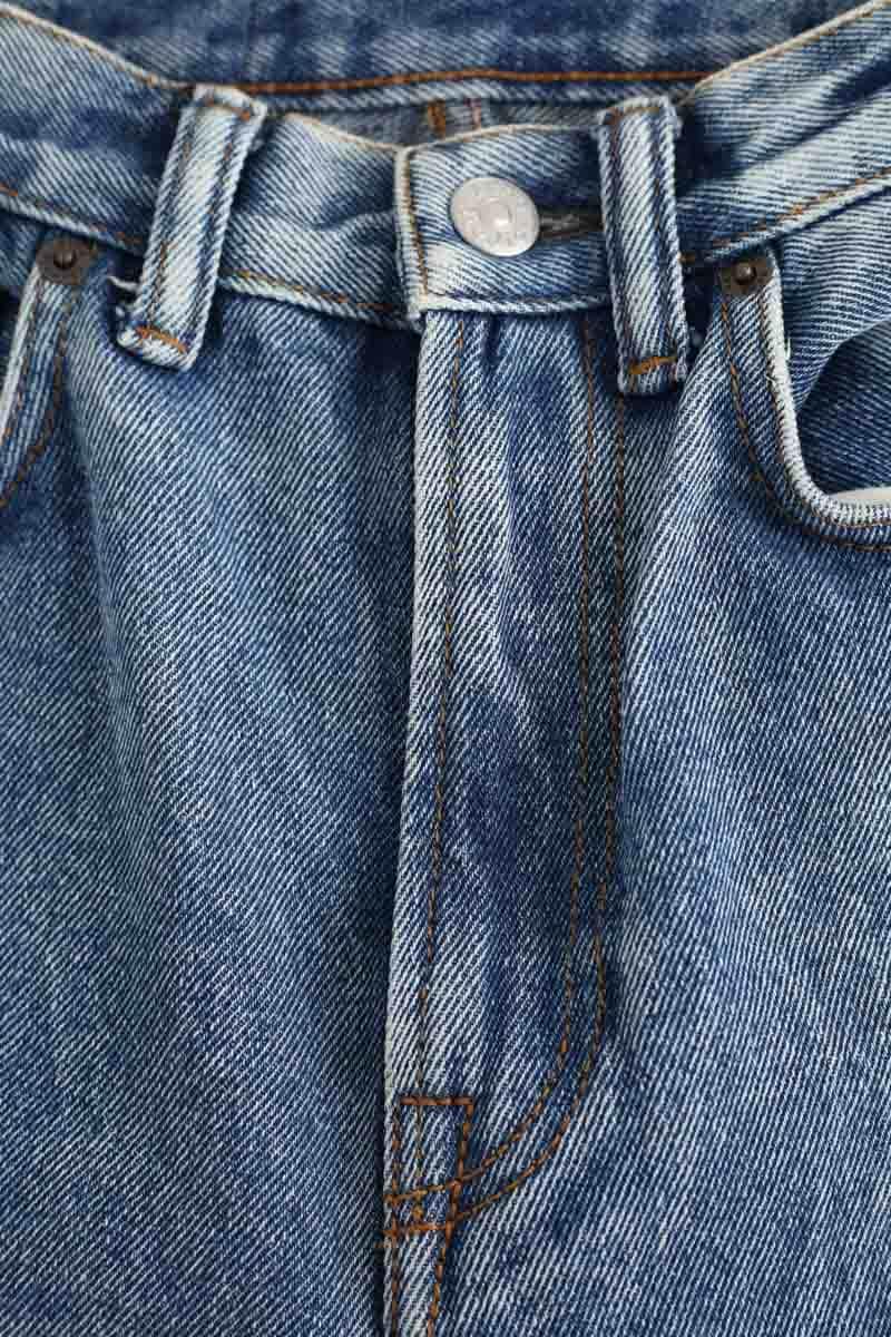 - Straight-leg jeans
- 5 pockets
- Straight cut
- Faded effect ACNE STUDIOS - Seconde Main Blue