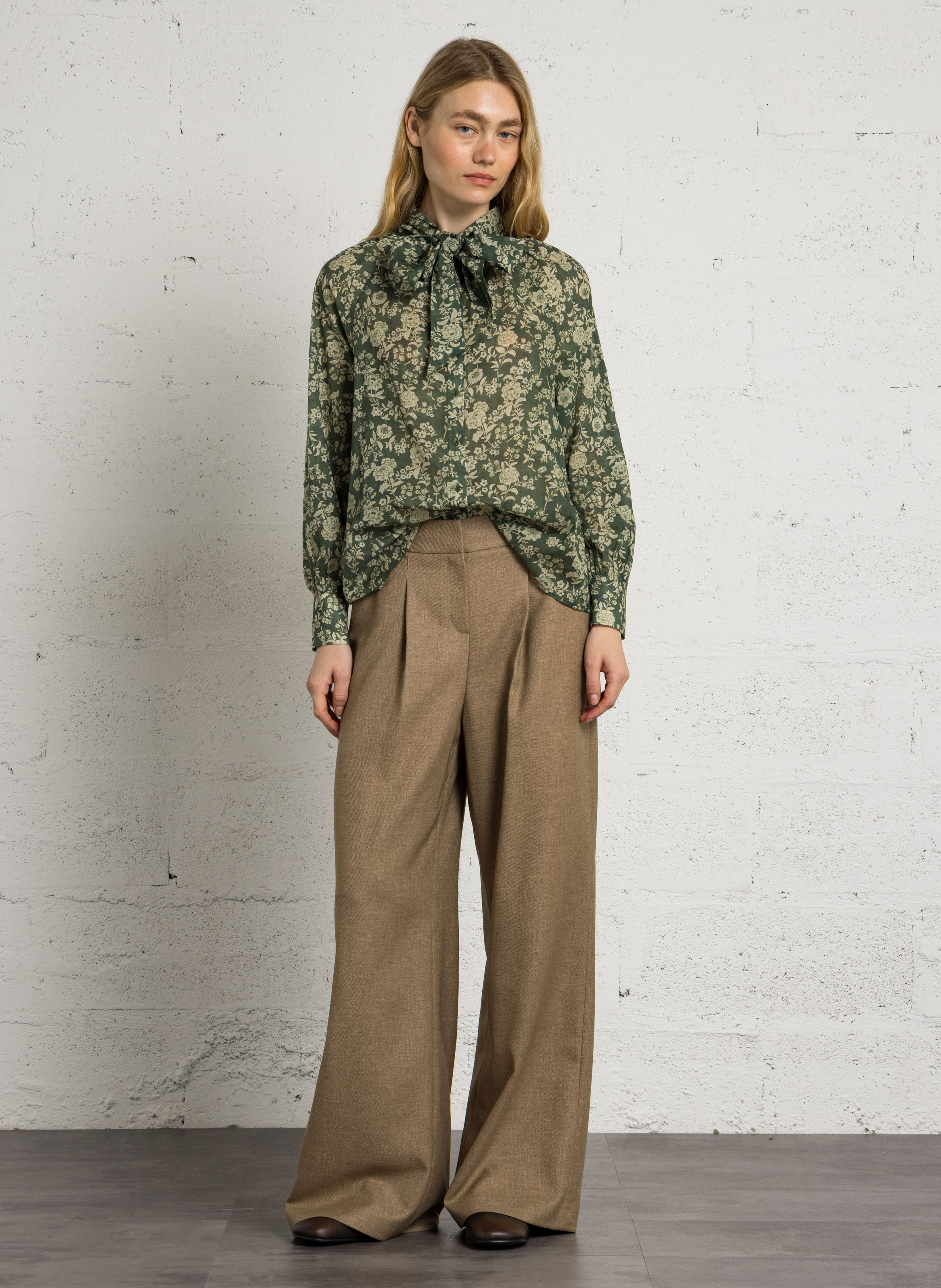 Blouse met strikkraag en bloemenprint in katoen SUD EXPRESS Groen