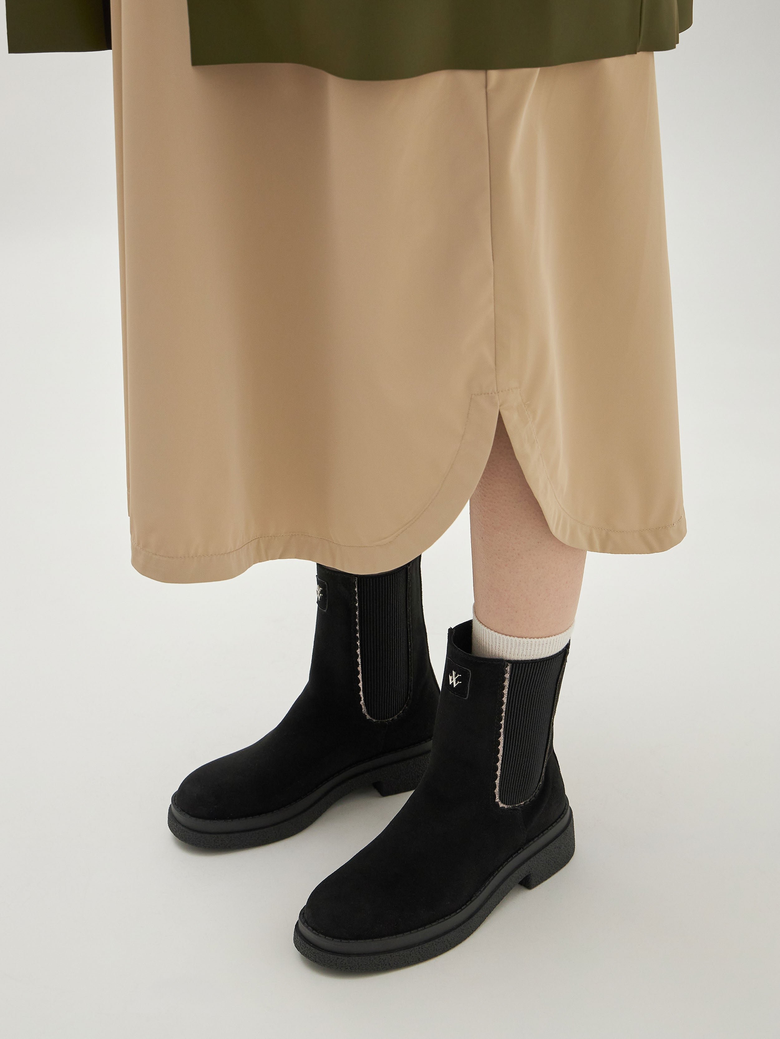 Chelsea suede ankle boots VANESSA WU Black