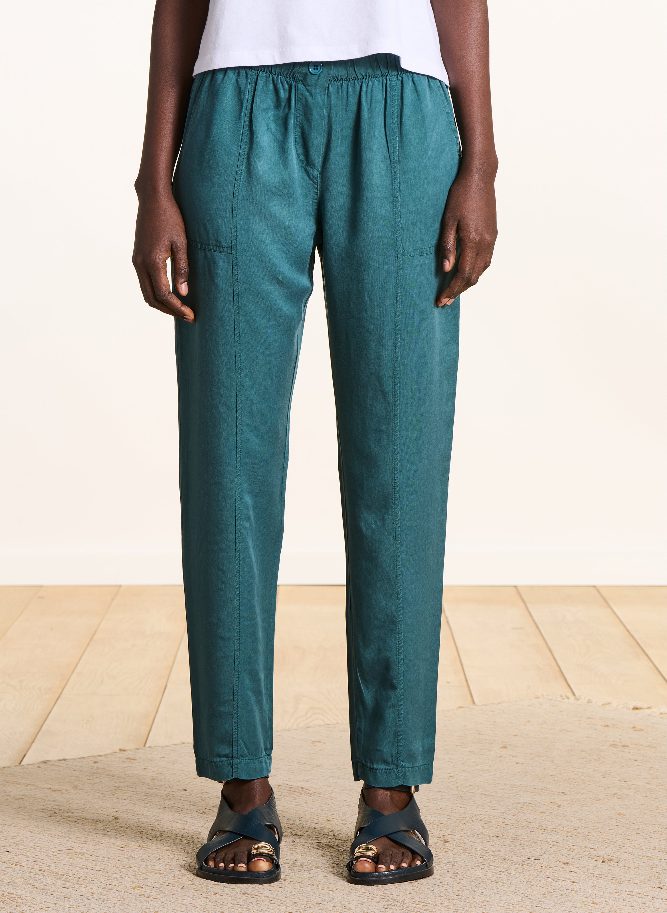 Dokyo - Weich fallende Karottenhose LA FEE MARABOUTEE Grun