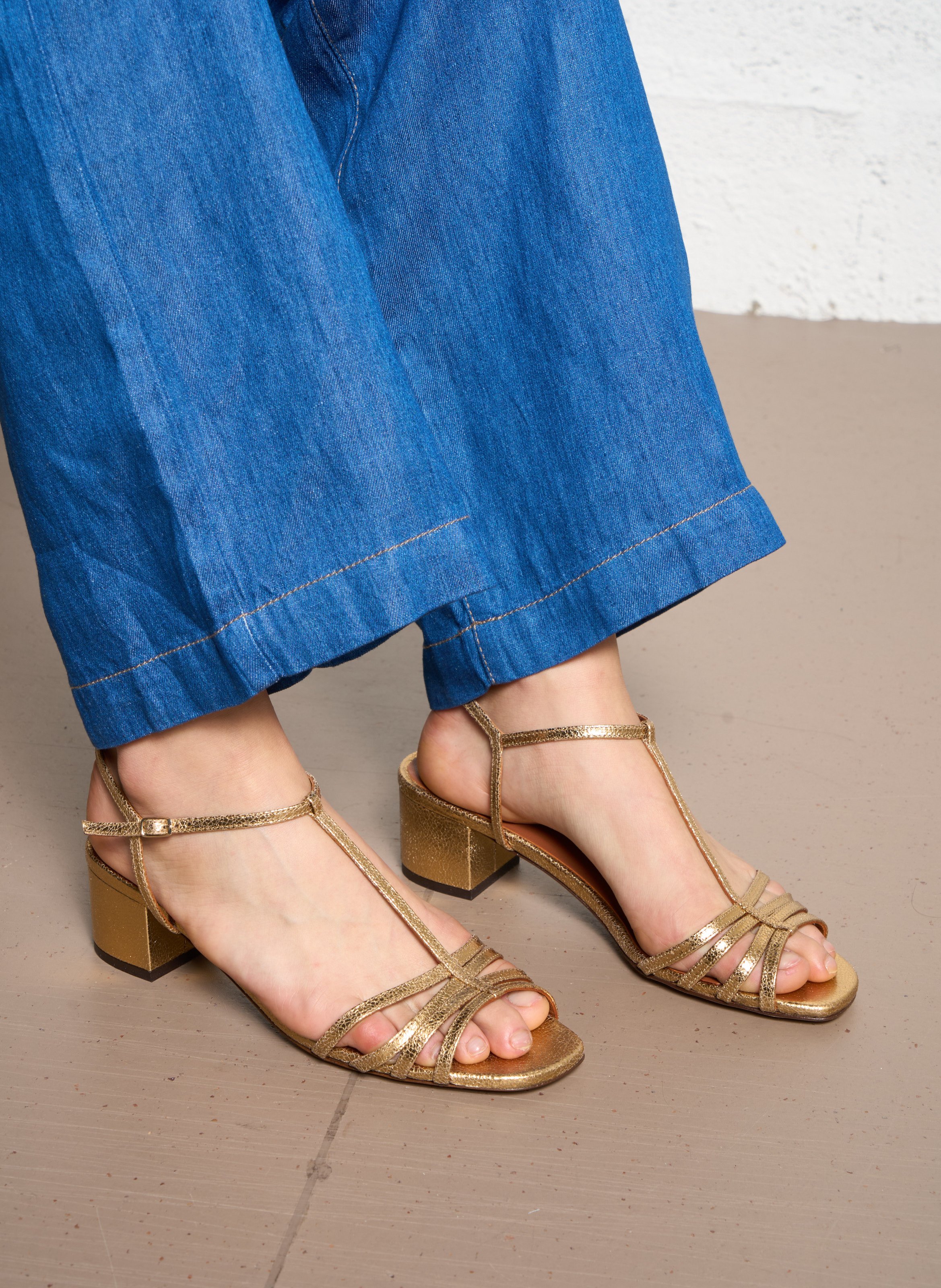 Sandales à talon en cuir métallisé RIVECOUR Doré
