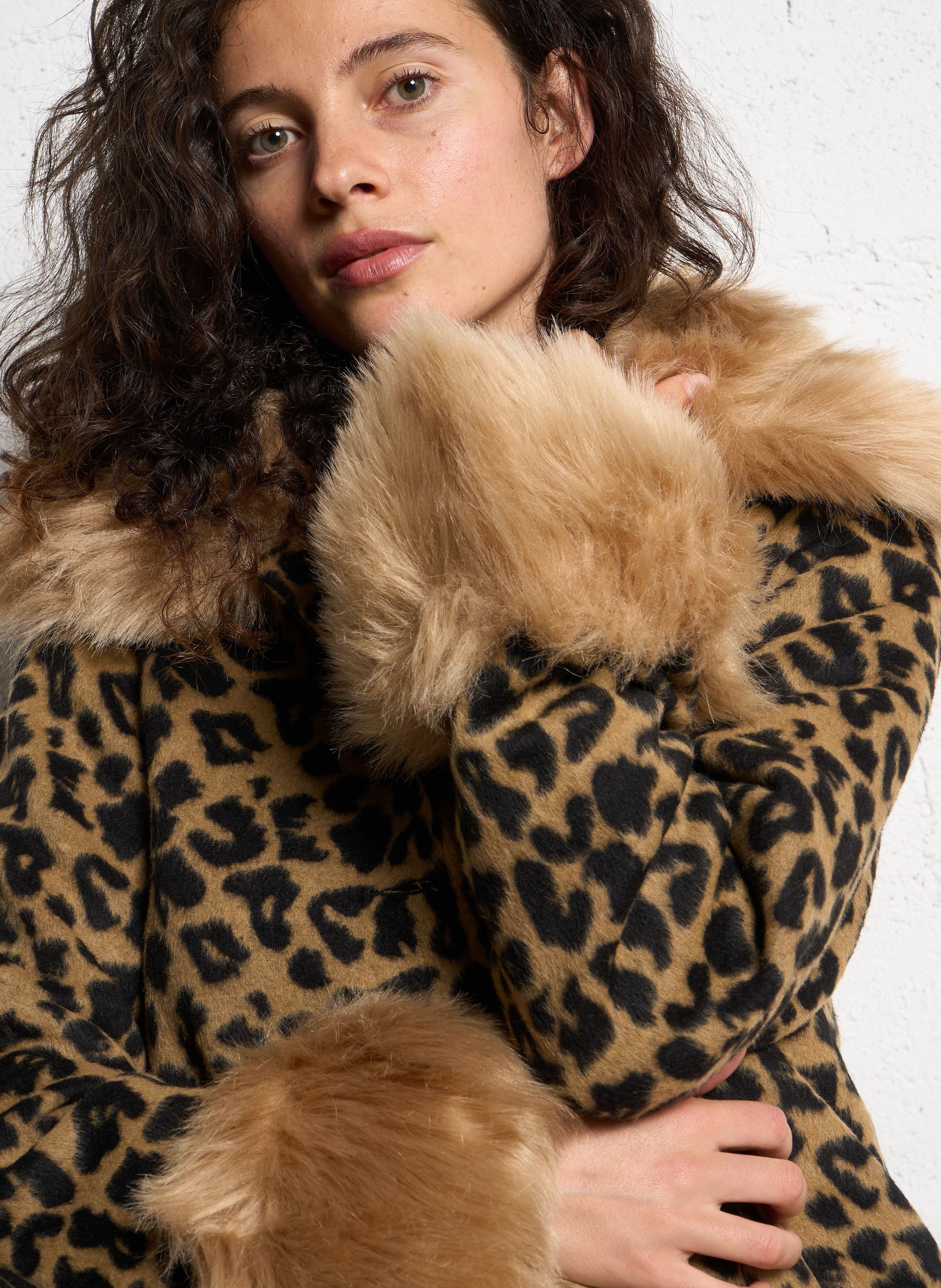 Manteau col montant à imprimé léopard NEVER FULLY DRESSED Multicolore