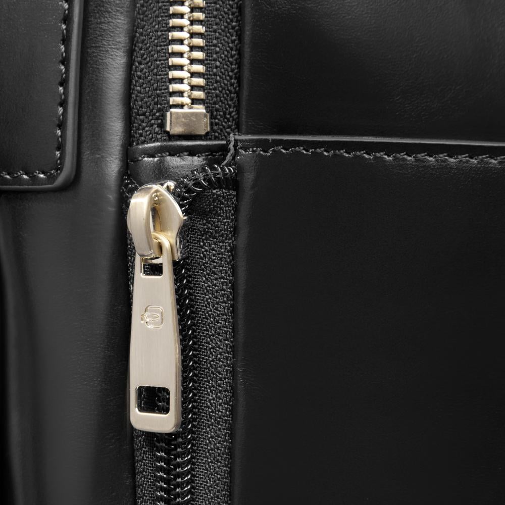 Expandable Laptop Backpack 15.6" PIQUADRO Black
