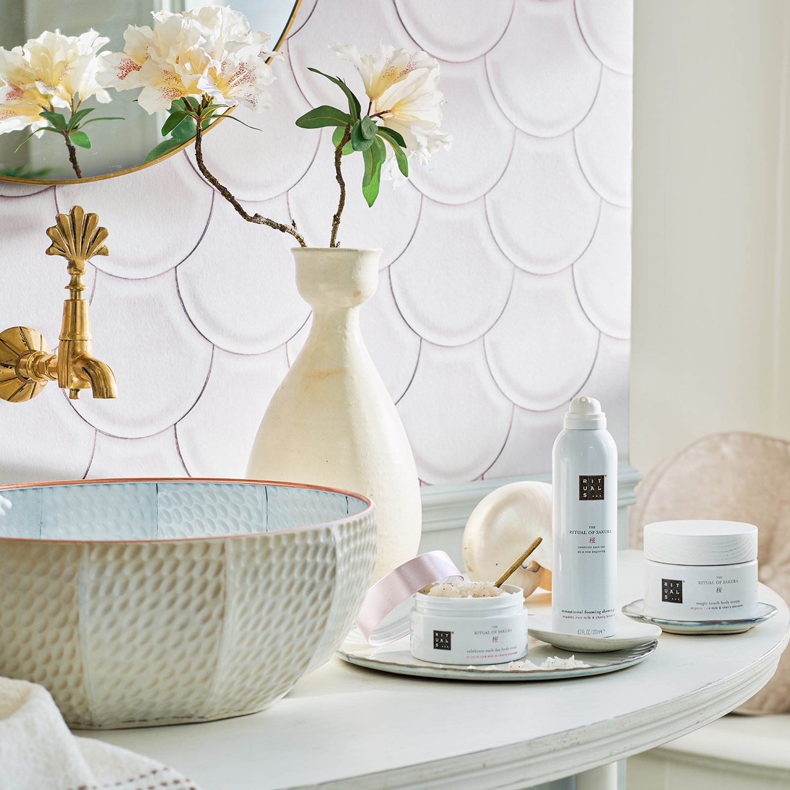 De Ritual of Sakura - Lichaamsscrub RITUALS No color