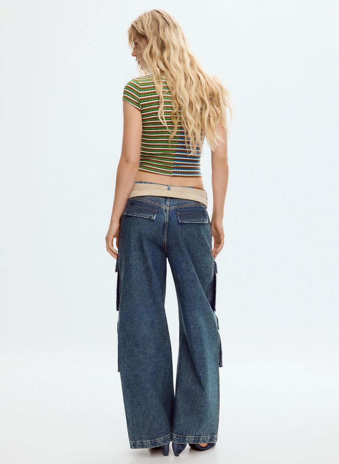 Tee-shirt ajusté à rayures et fleur DESIGUAL Vert