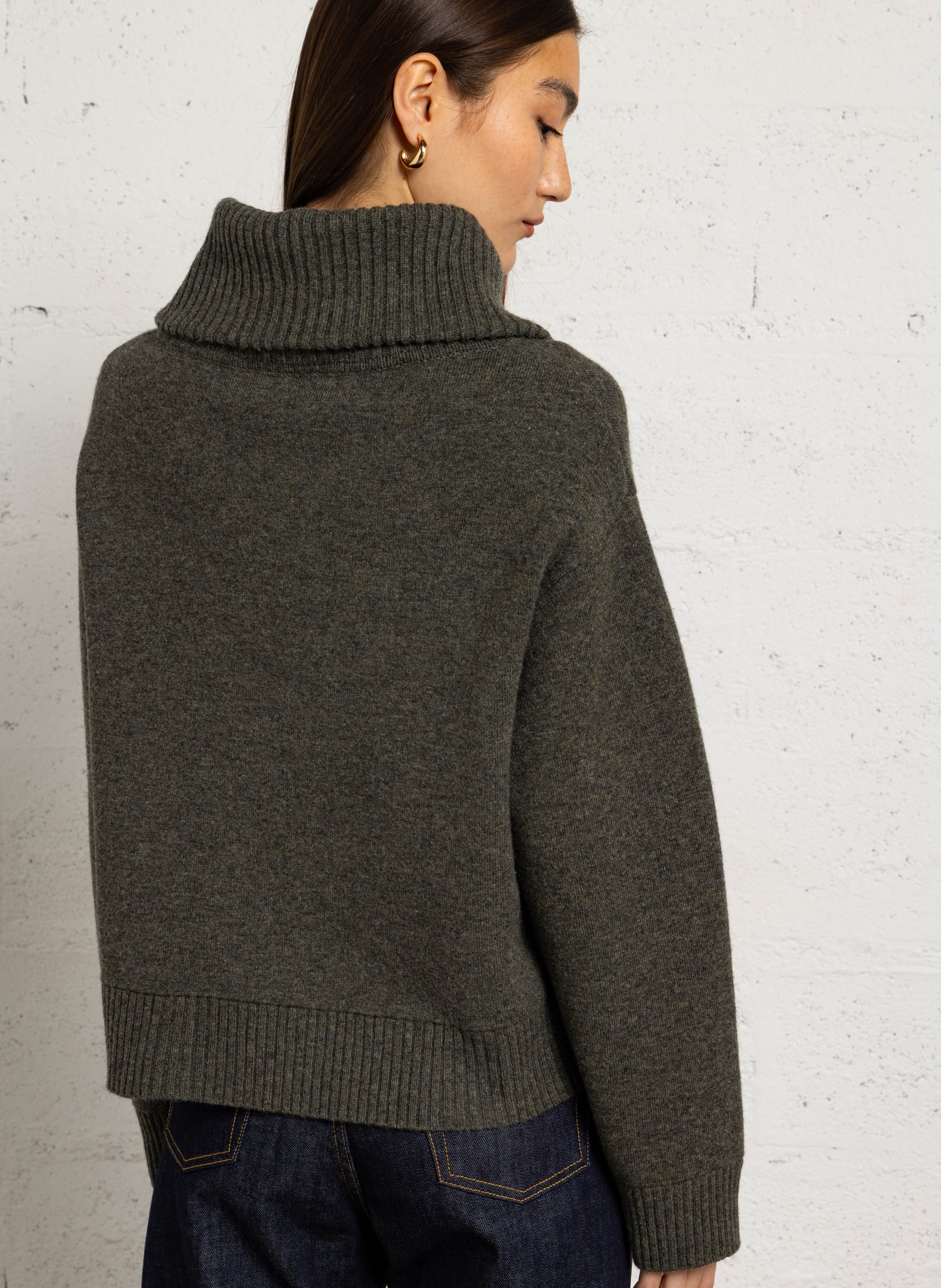 Pullover mit Stehkragen und Reißverschluss aus Wollmischung MARGAUX LONNBERG Khaki