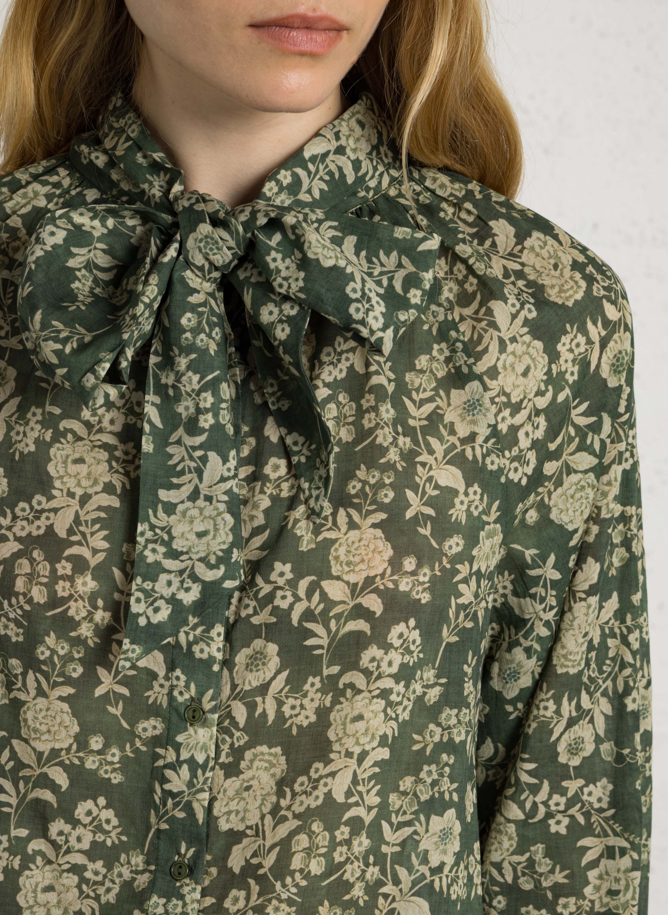 Blouse met strikkraag en bloemenprint in katoen SUD EXPRESS Groen