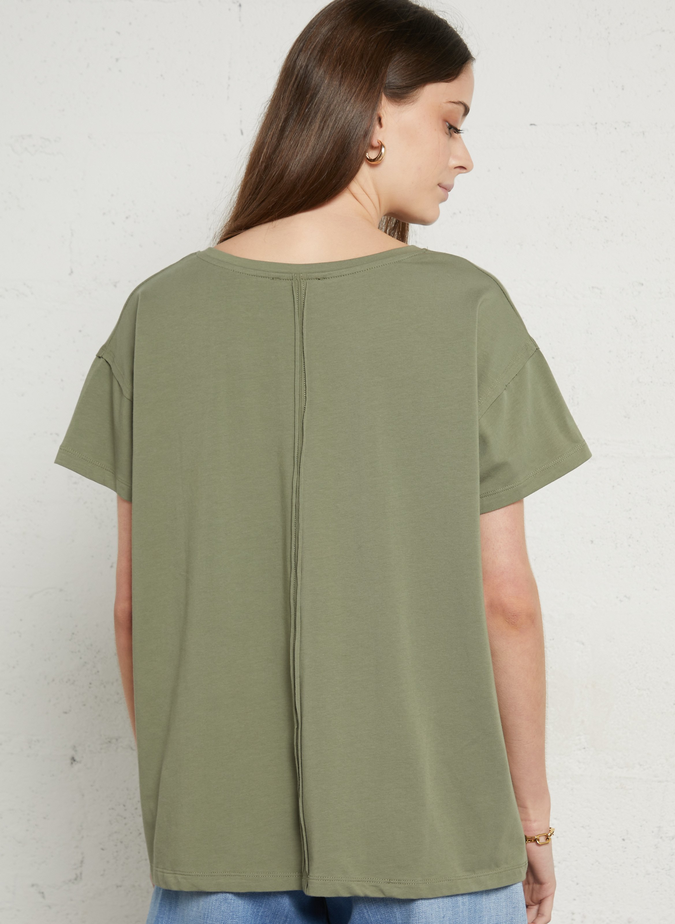 Plain V-neck short-sleeve t-shirt LE TEMPS DES CERISES Green
