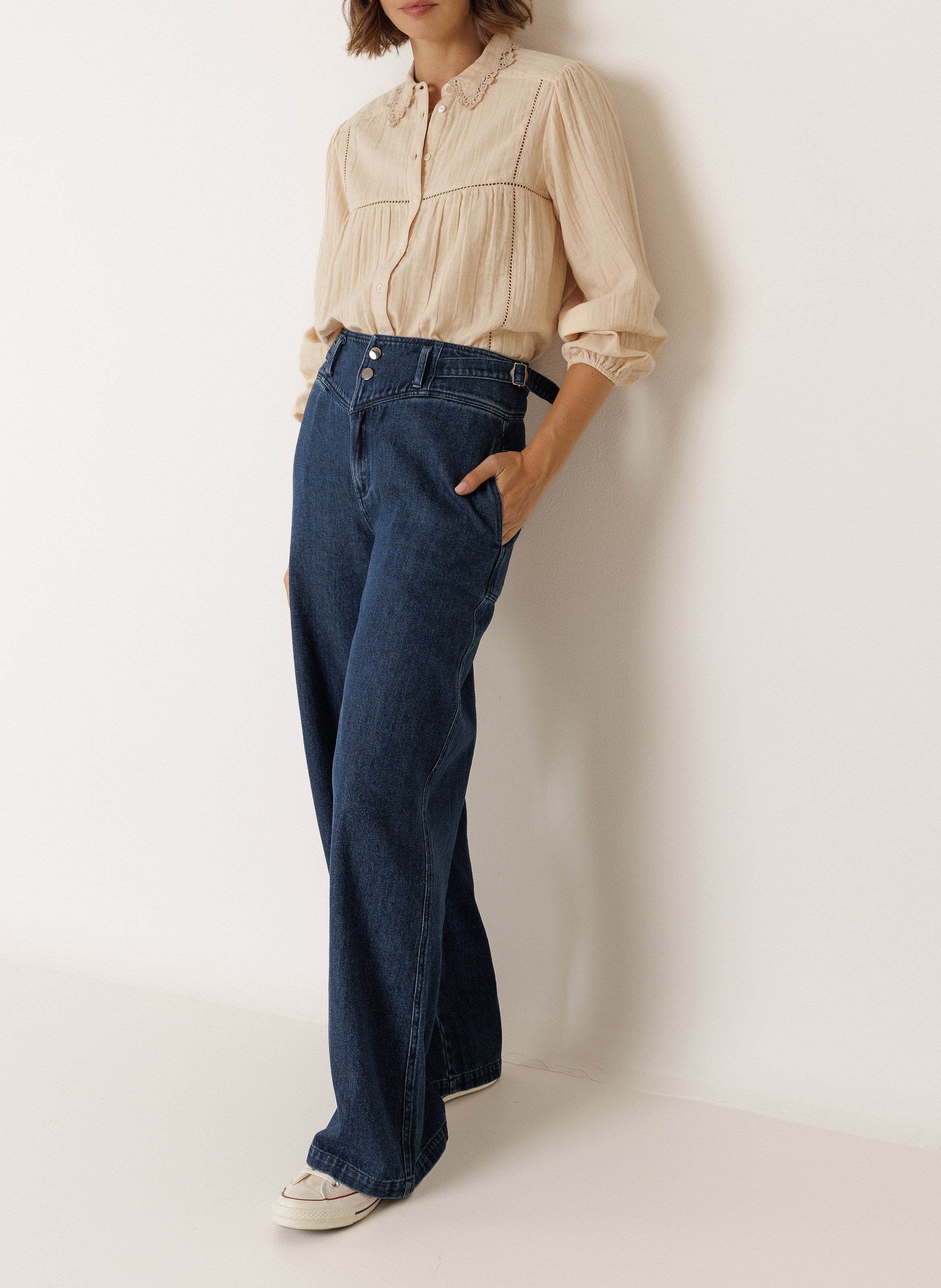 Solid straight button-up shirt INDI & COLD Pink