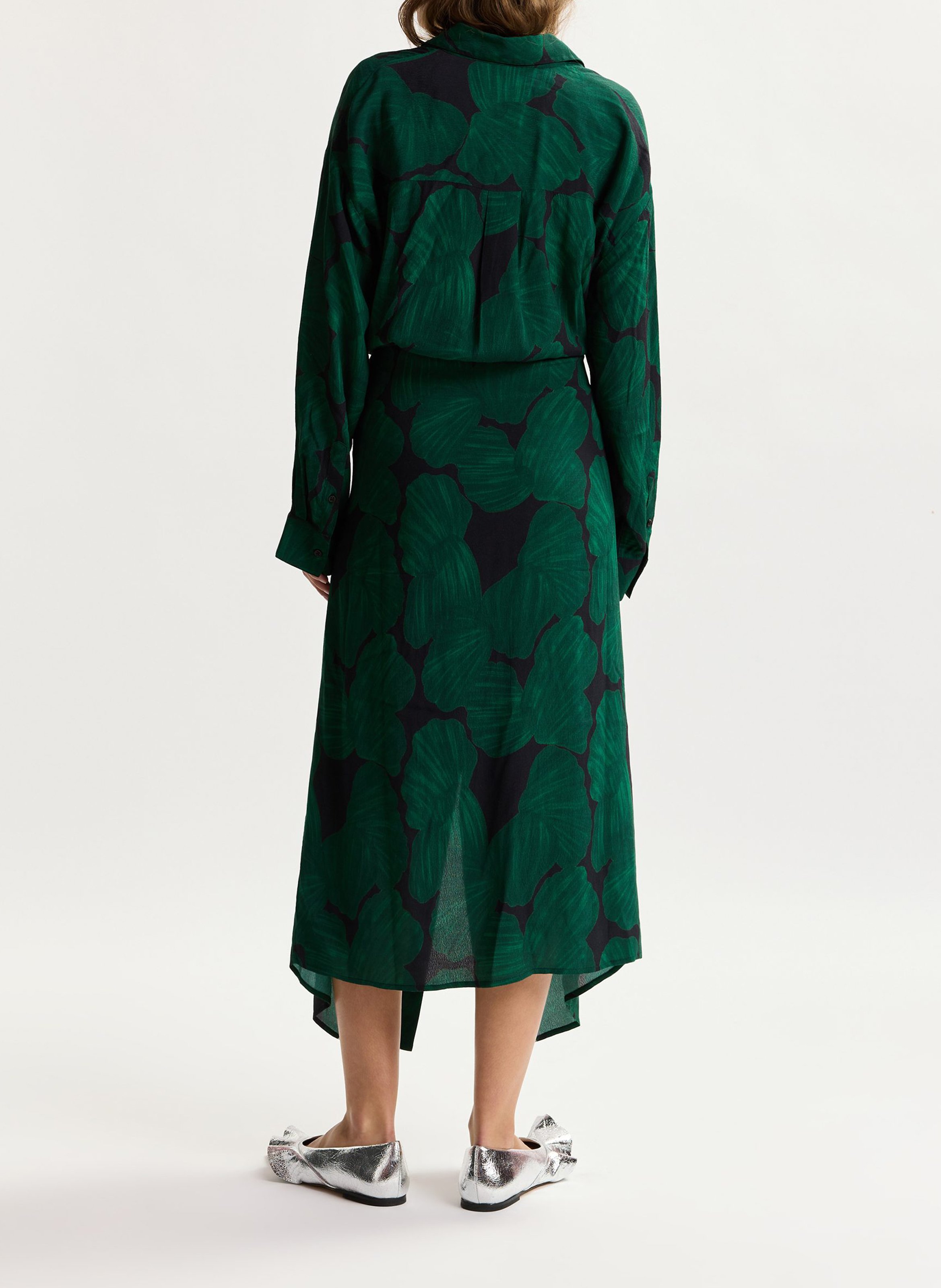 Langes Kleid mit klassischem Kragen und Muster ESSENTIEL ANTWERP Grun