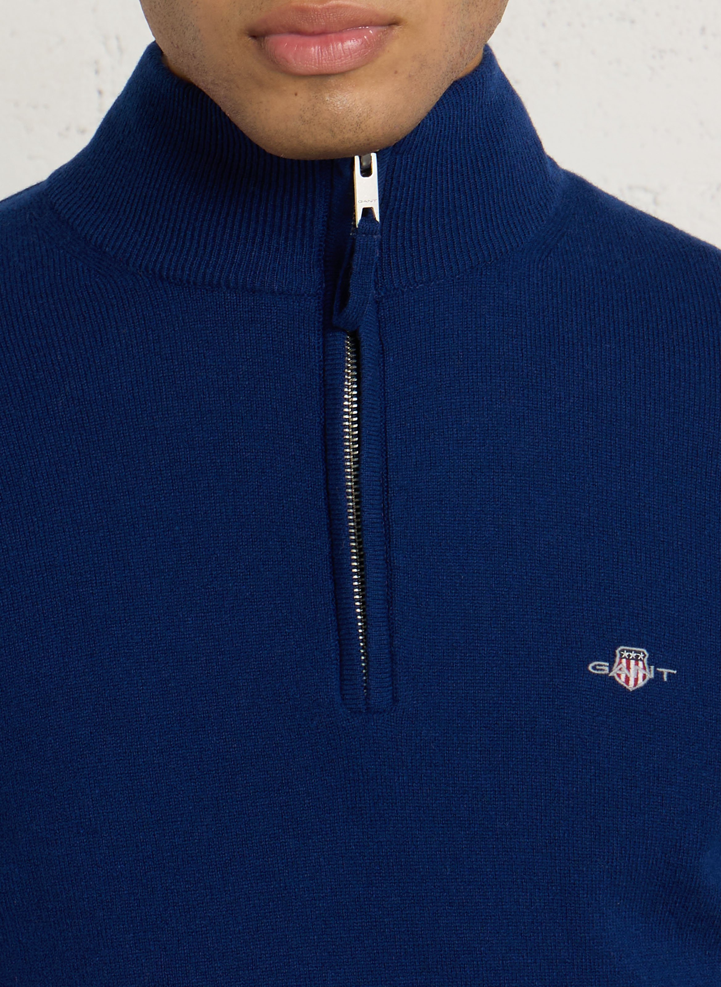 Pull droit col montant zippé en laine GANT Bleu