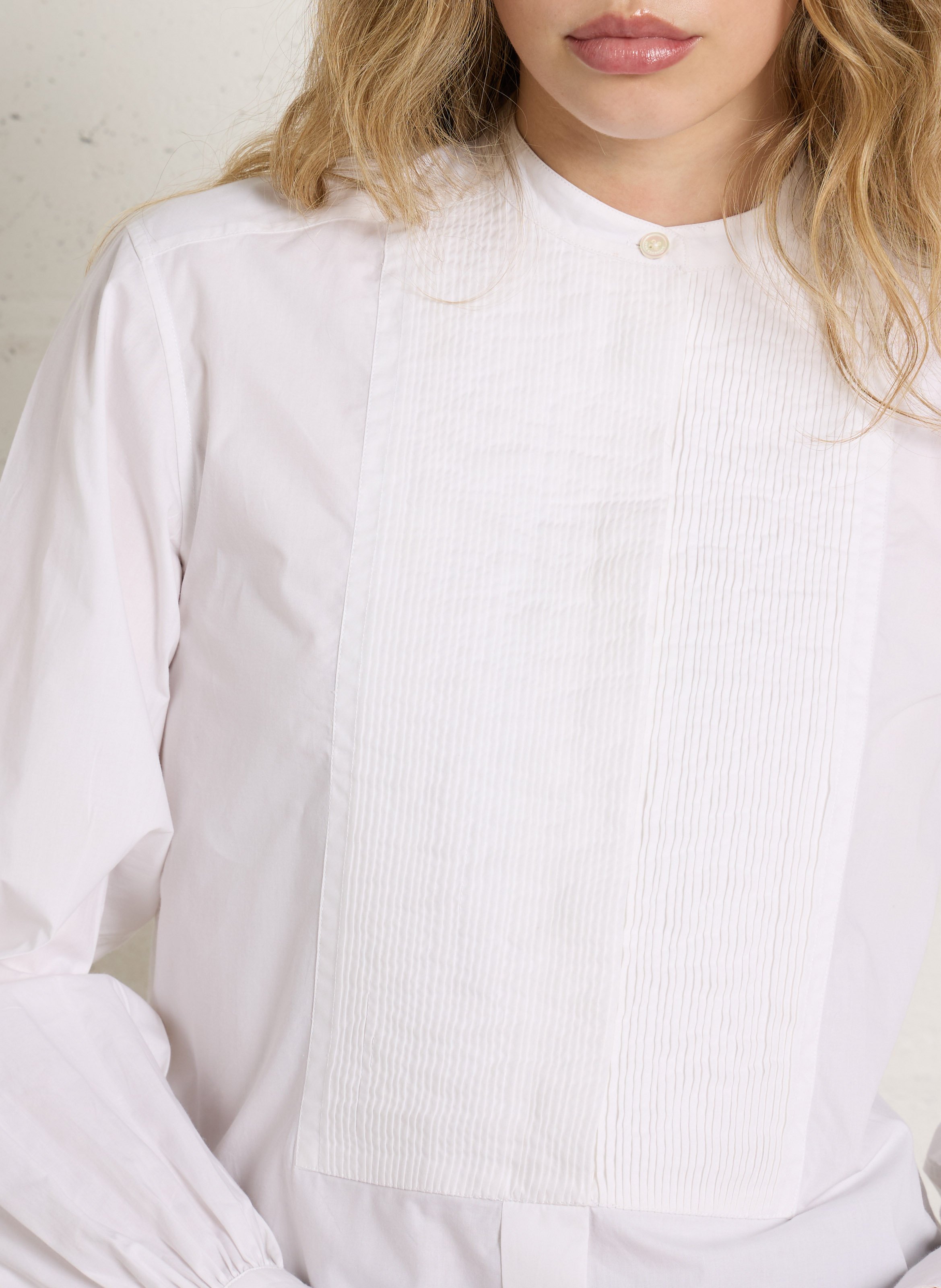 Straight round neck shirt with pleats LAURENCE BRAS White